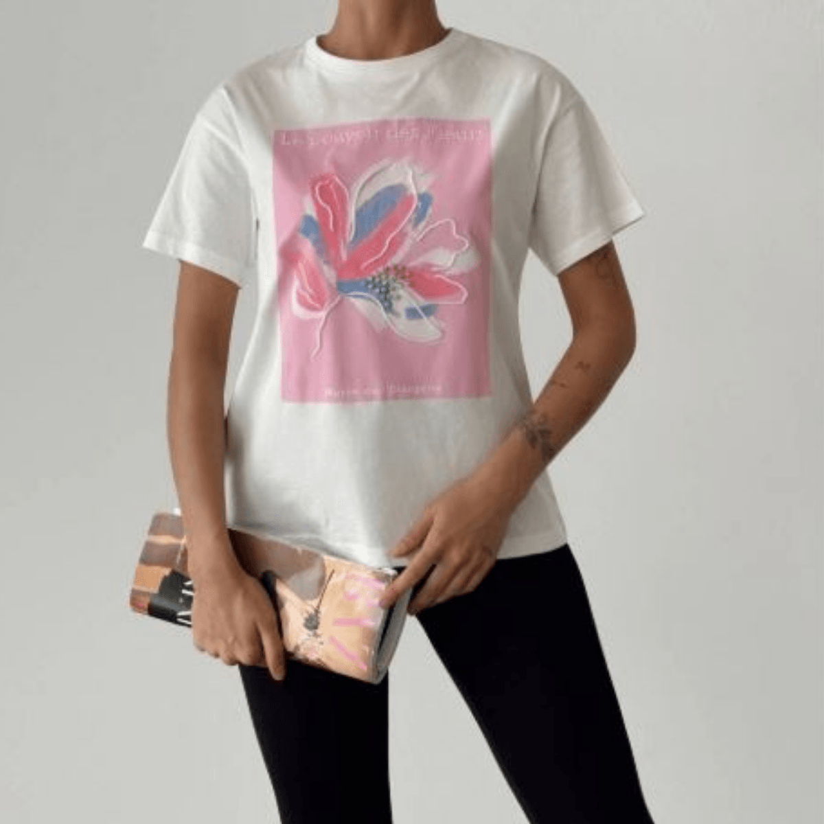 100% Pamuklu T-shirt Bisiklet yaka Flower Baskılı Taş süslemeli