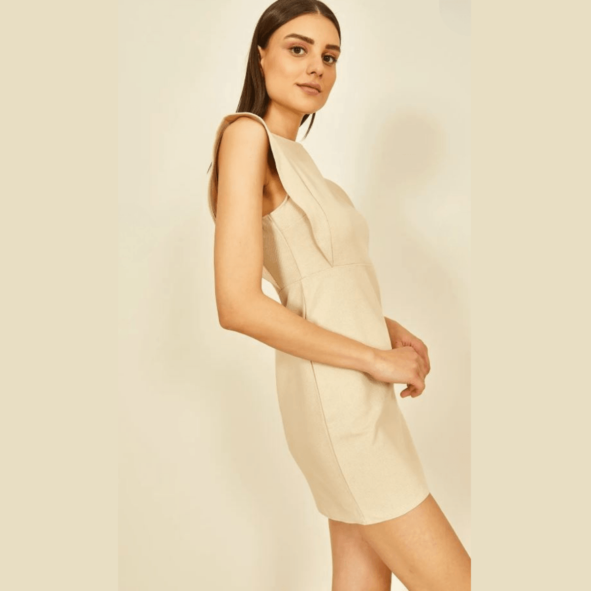 Volanlı Gabardin Mini Elbise- arkası fermuarlı - vizon