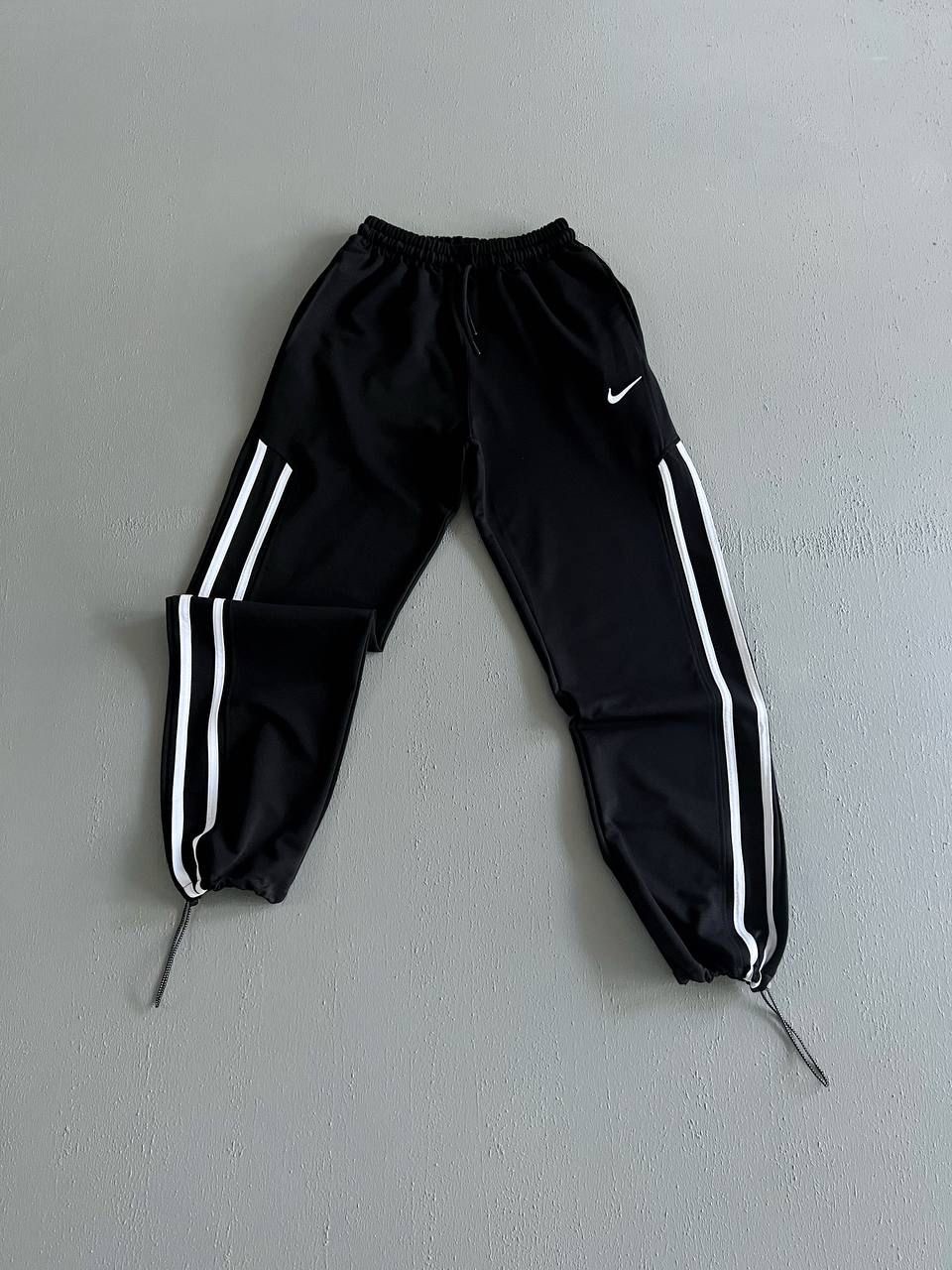 SİYAH PAÇA DETAY NIKE EŞOFMAN