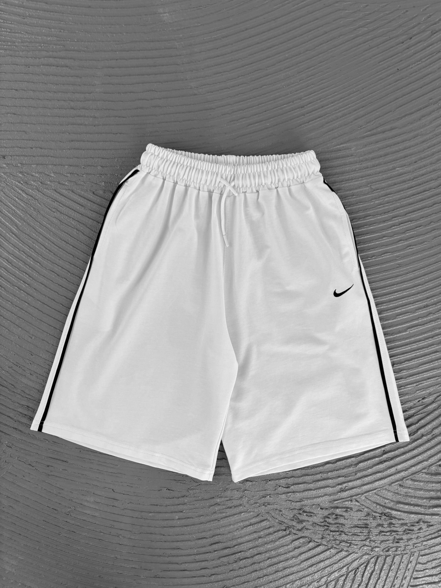 BEYAZ NIKE ŞORT