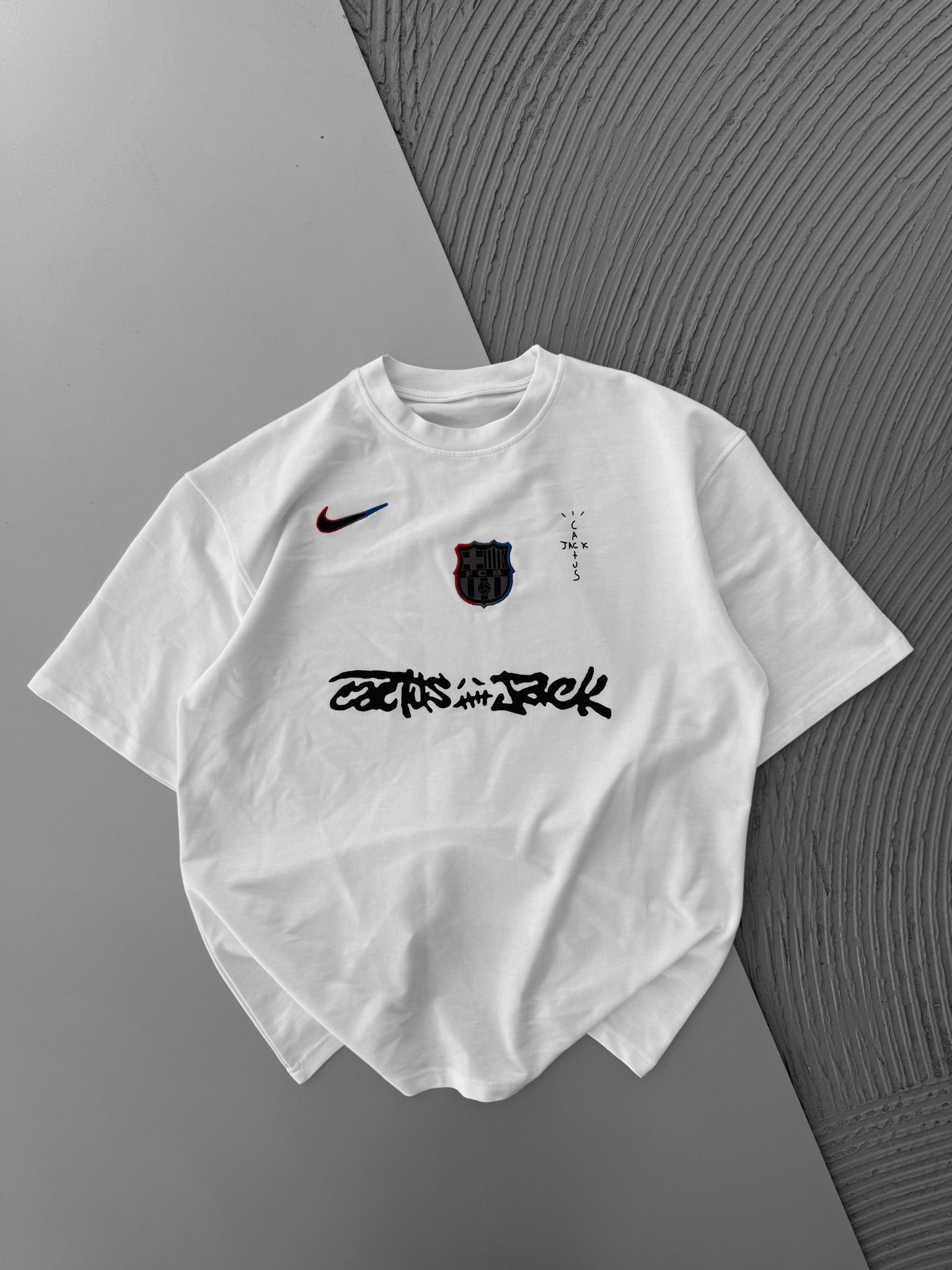 BEYAZ TRAVIS TSHIRT