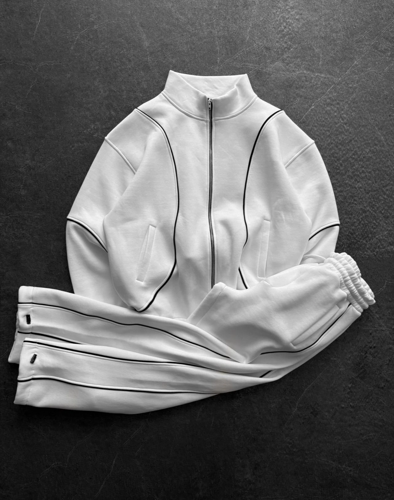 BEYAZ ÇİZGİLİ TAKIM (SC579)