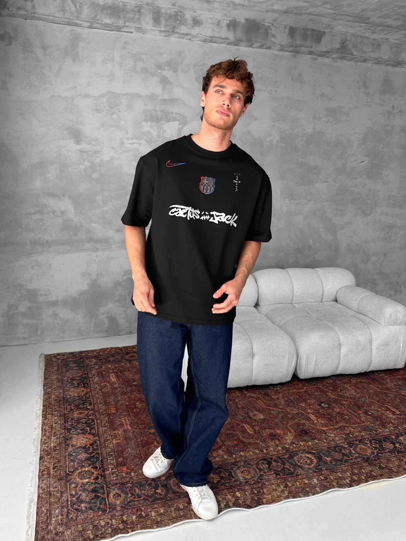 SİYAH TRAVIS TSHIRT