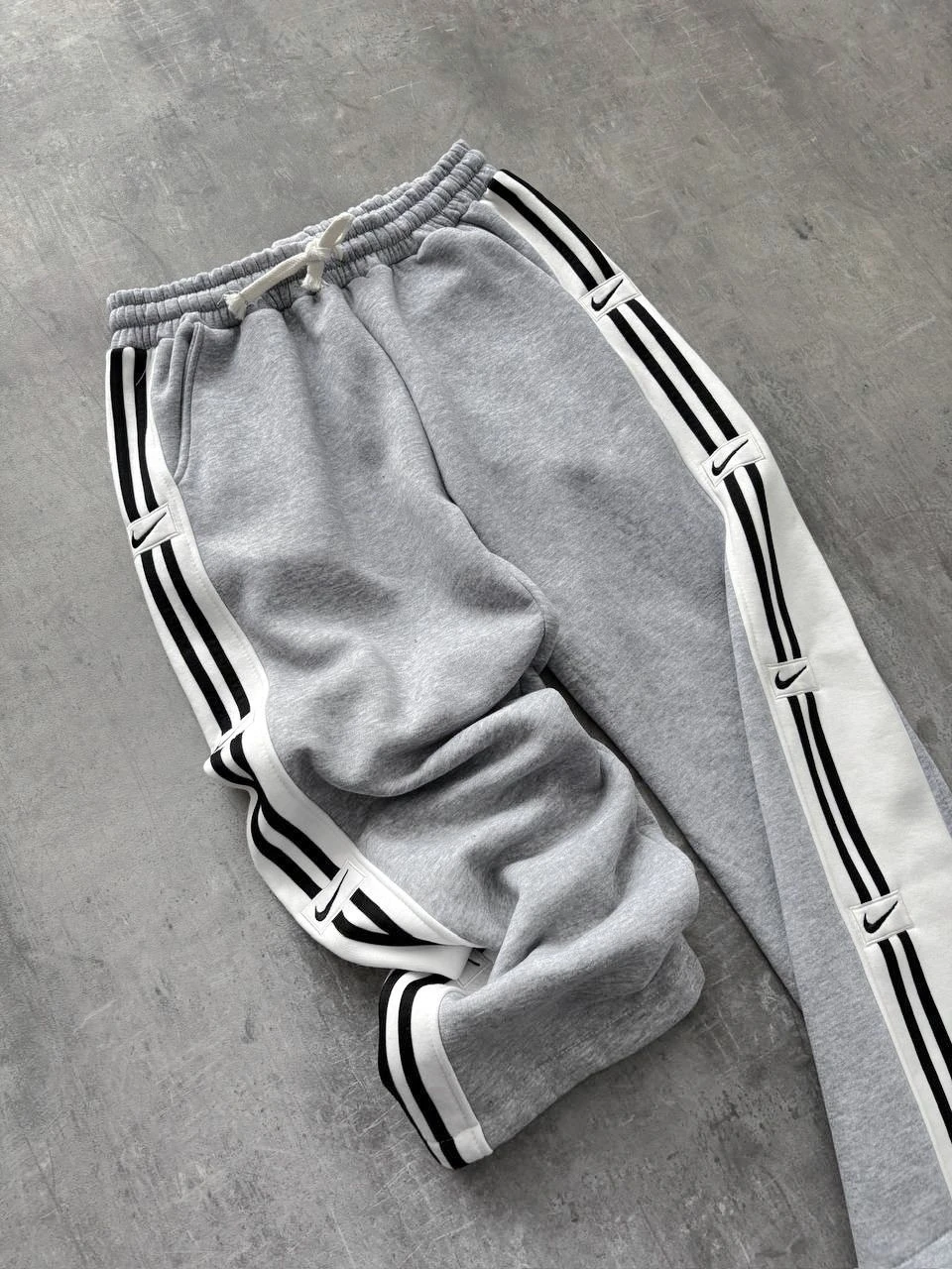 GRİ YAN NIKE EŞOFMAN (SC611)