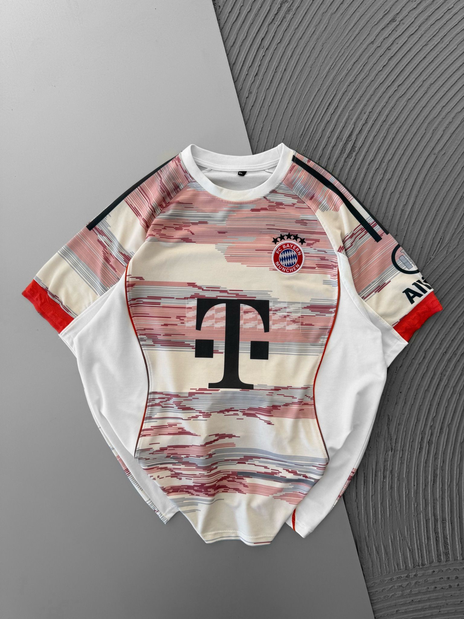 DESENLİ BAYERN TSHIRT