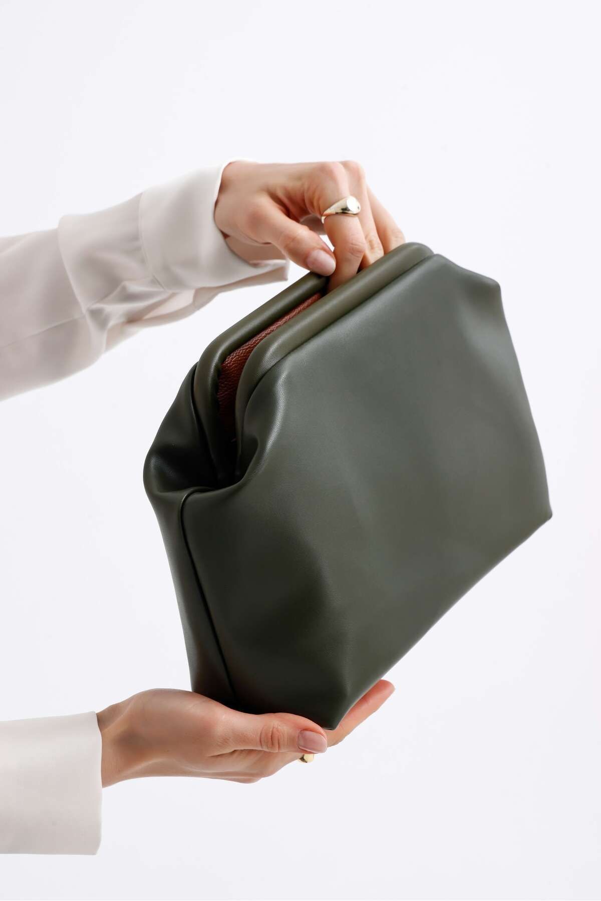 DERİ CLUTCH EL ÇANTASI