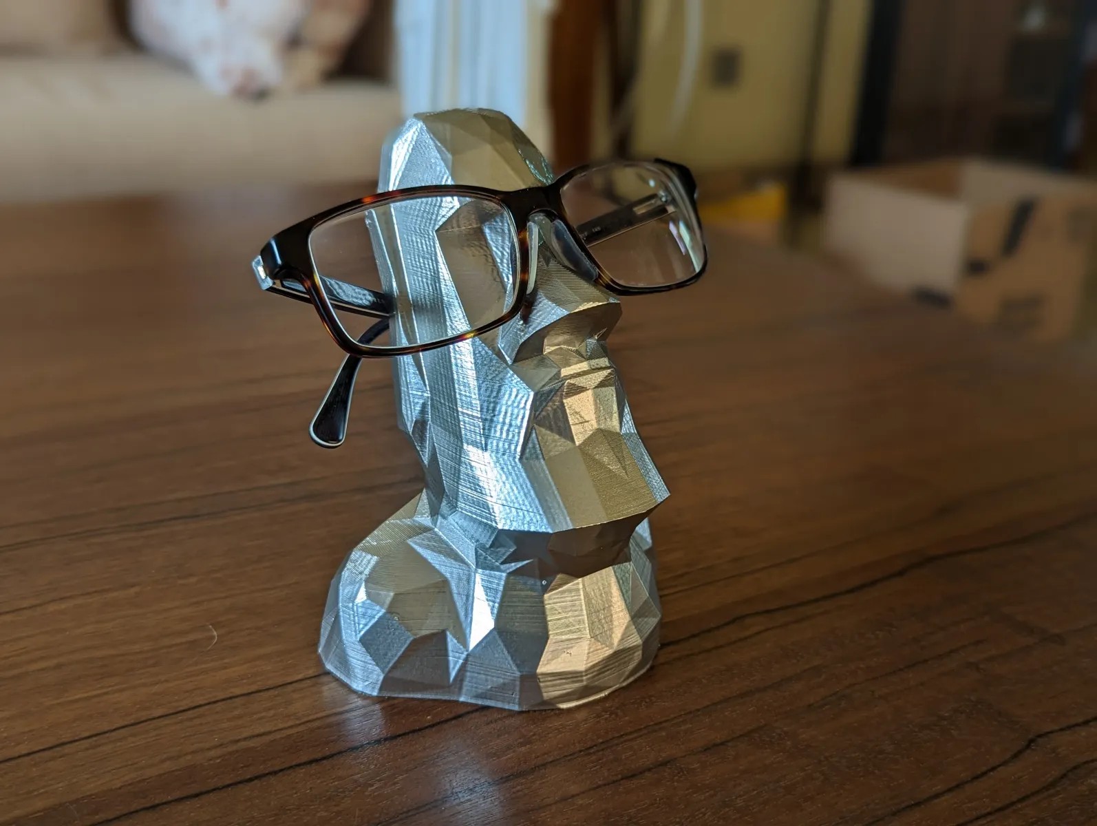 GLASSES HOLDER