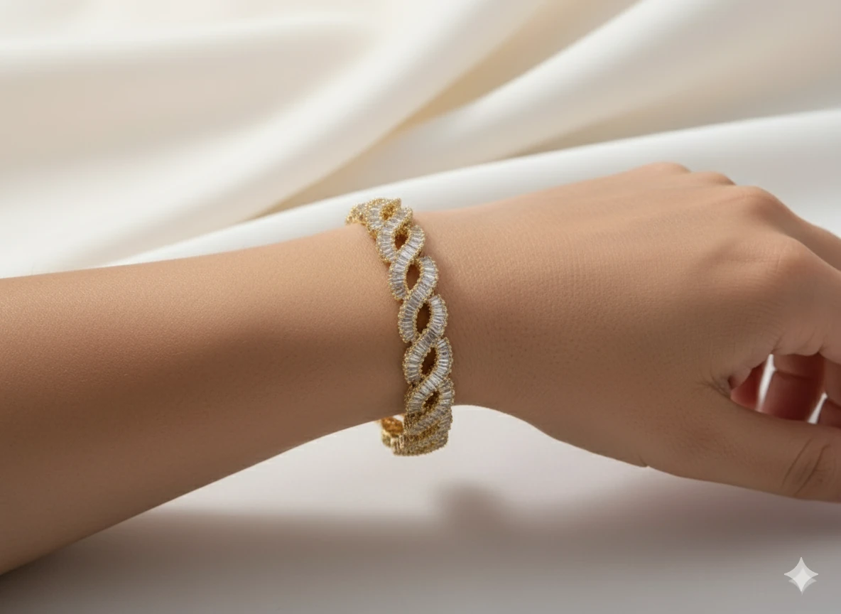 Zirkon Taşlı Kelepçe Pirinç Bileklik - Gold