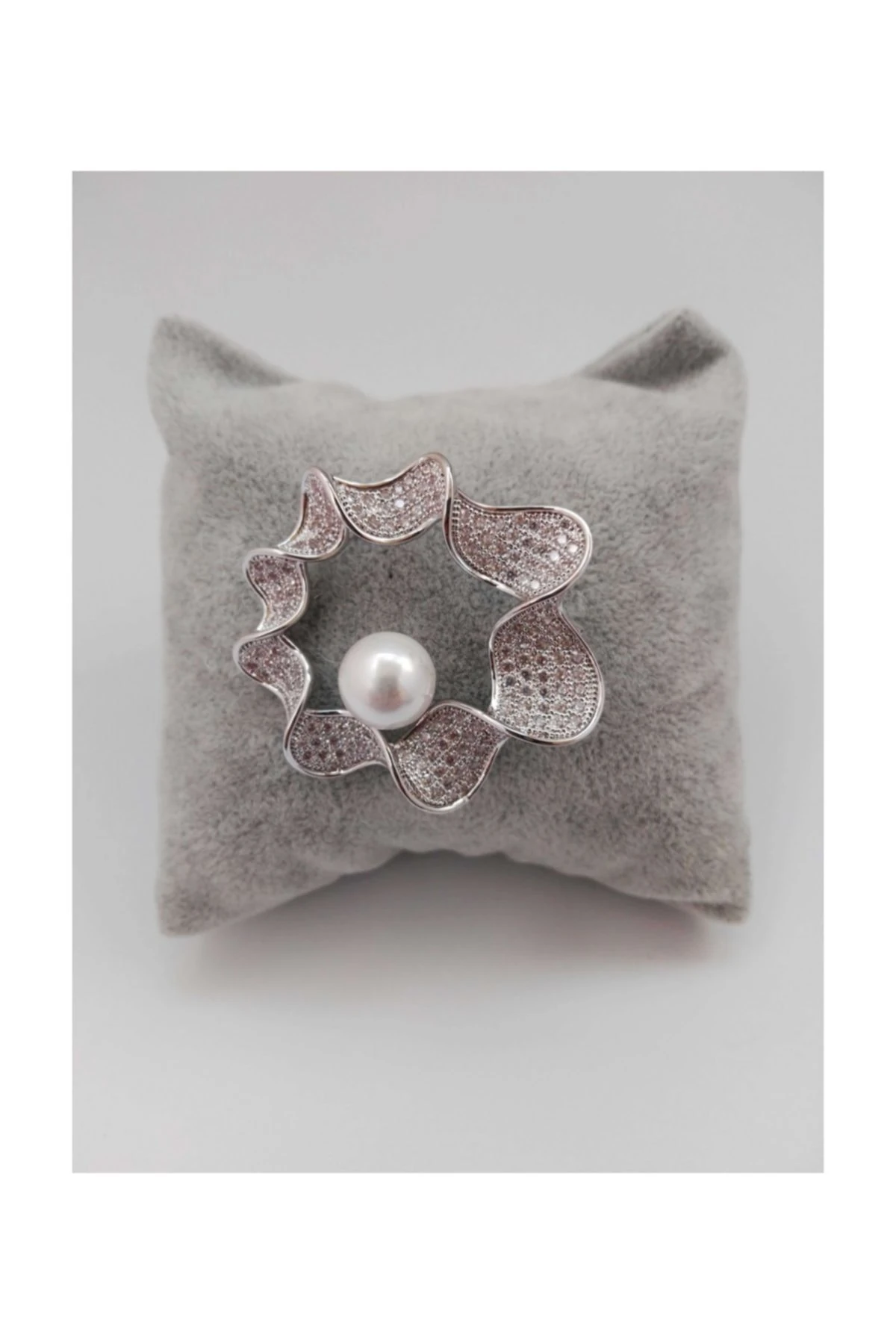 Zirkon Taşlı İncili Broş Rodyum