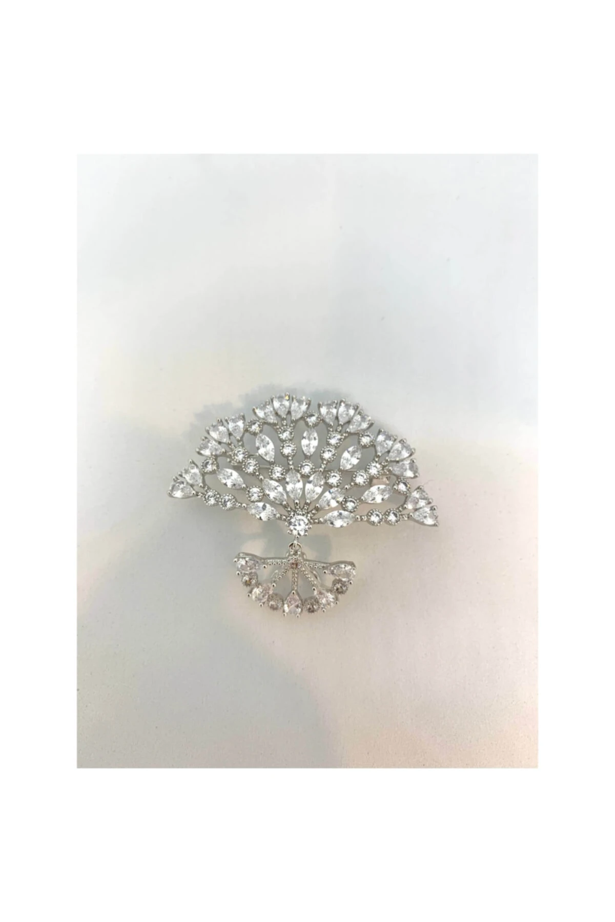 Kadın Gümüş Zirkon Taşlı Çiçek Demetli Broş