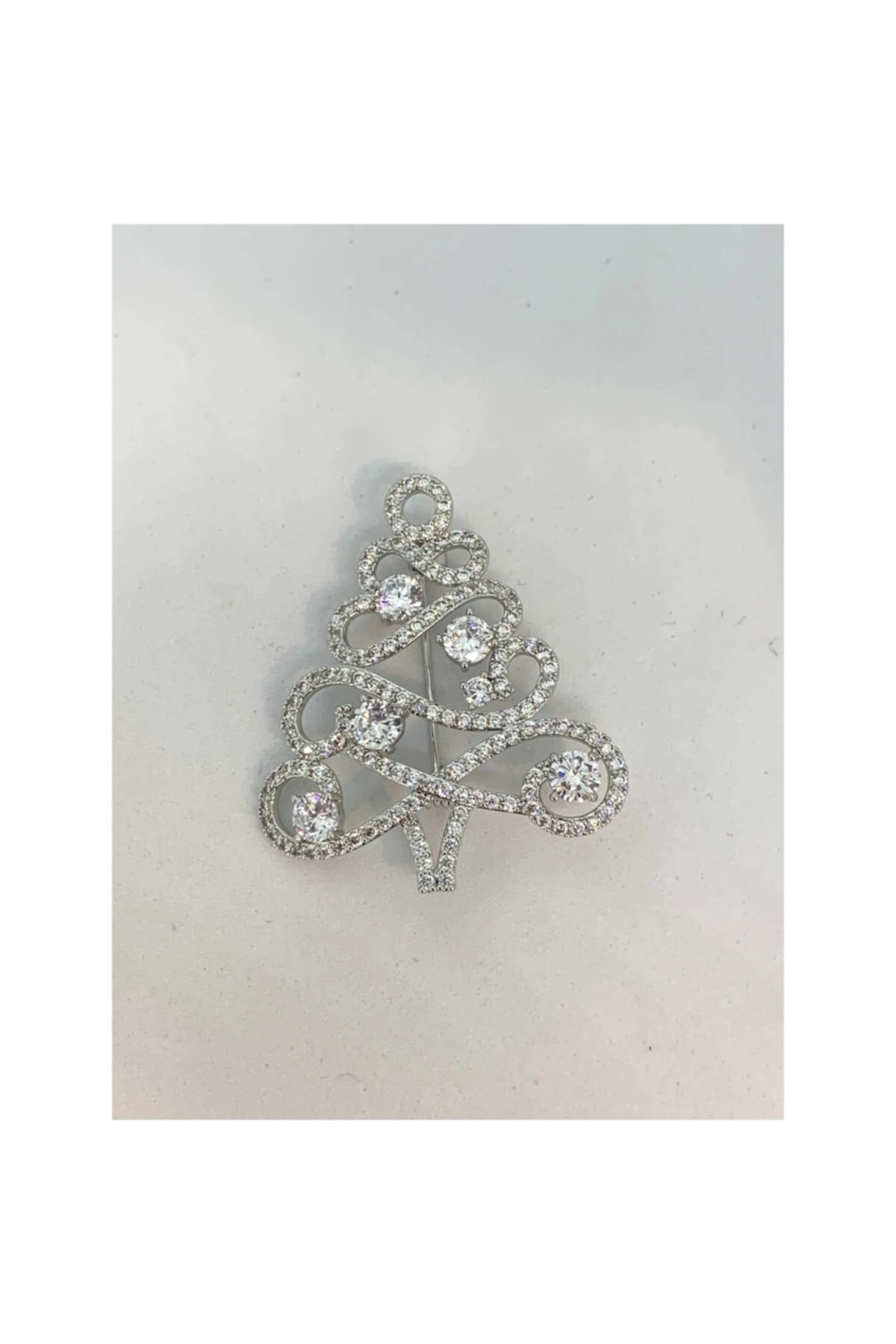 Zirkon Taşlı Çam Ağaçlı Broş Rodyum