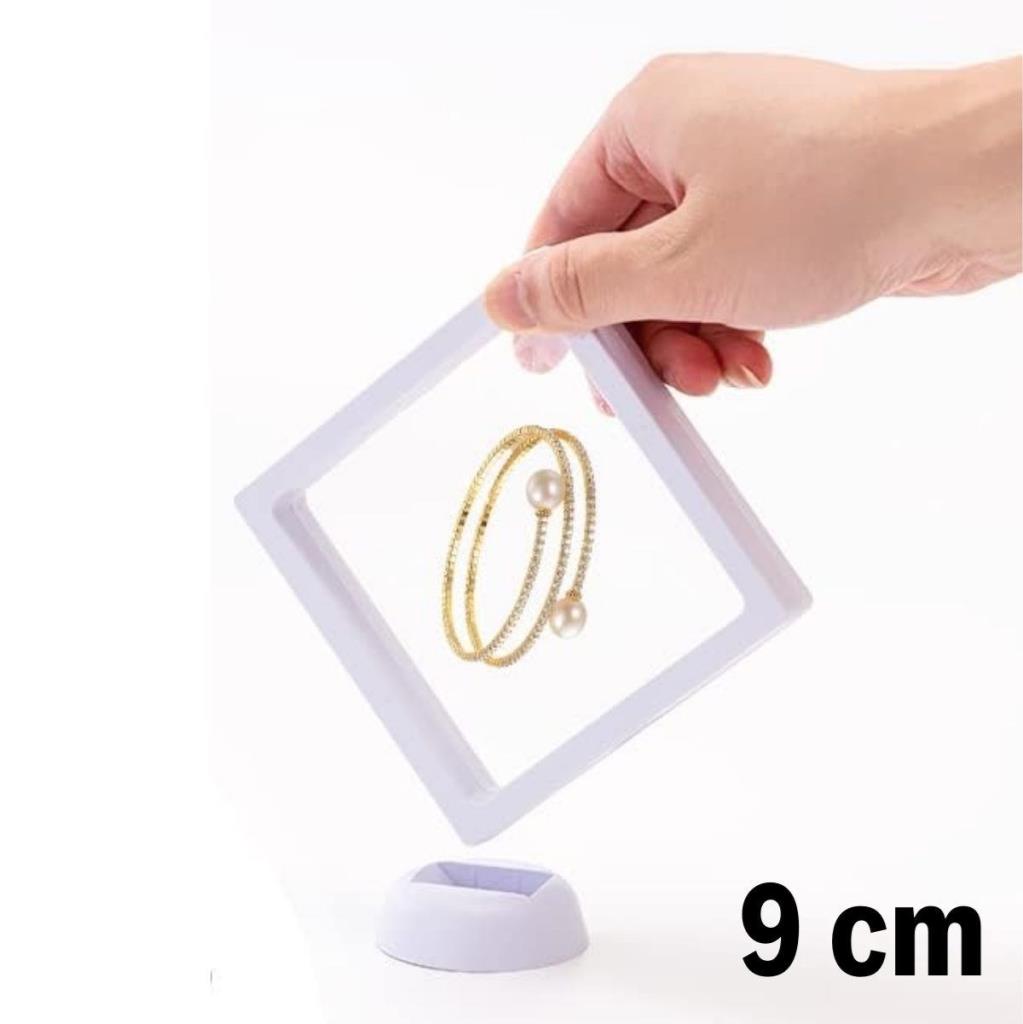 OLLEVRA 9x9 cm Standlı 3D Takı Ziynet Hatıra Koleksiyon Saklama Kutusu Şeffaf Film Çerçevesi