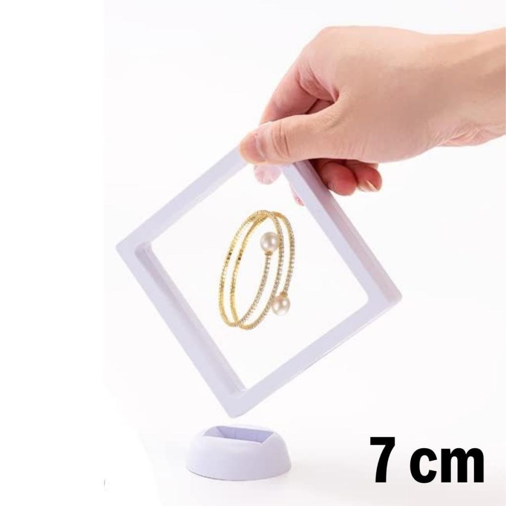 OLLEVRA 7x7 cm Standlı 3D Takı Ziynet Hatıra Koleksiyon Saklama Kutusu Şeffaf Film Çerçevesi