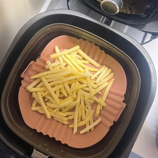 OLLEVRA Renkli Isıya Dayanıklı Yıkanılabilir Silikon Fırın  Airfryer Kare Model Pişirme Matı 20 cm