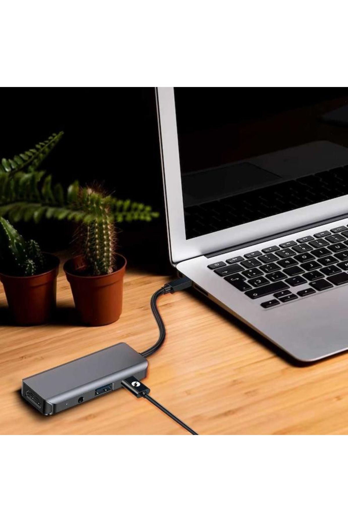 4'ü 1 Arada USB-C Hub Type-C PD 100W HDMI USB 3.5mm Aux Uyumlu