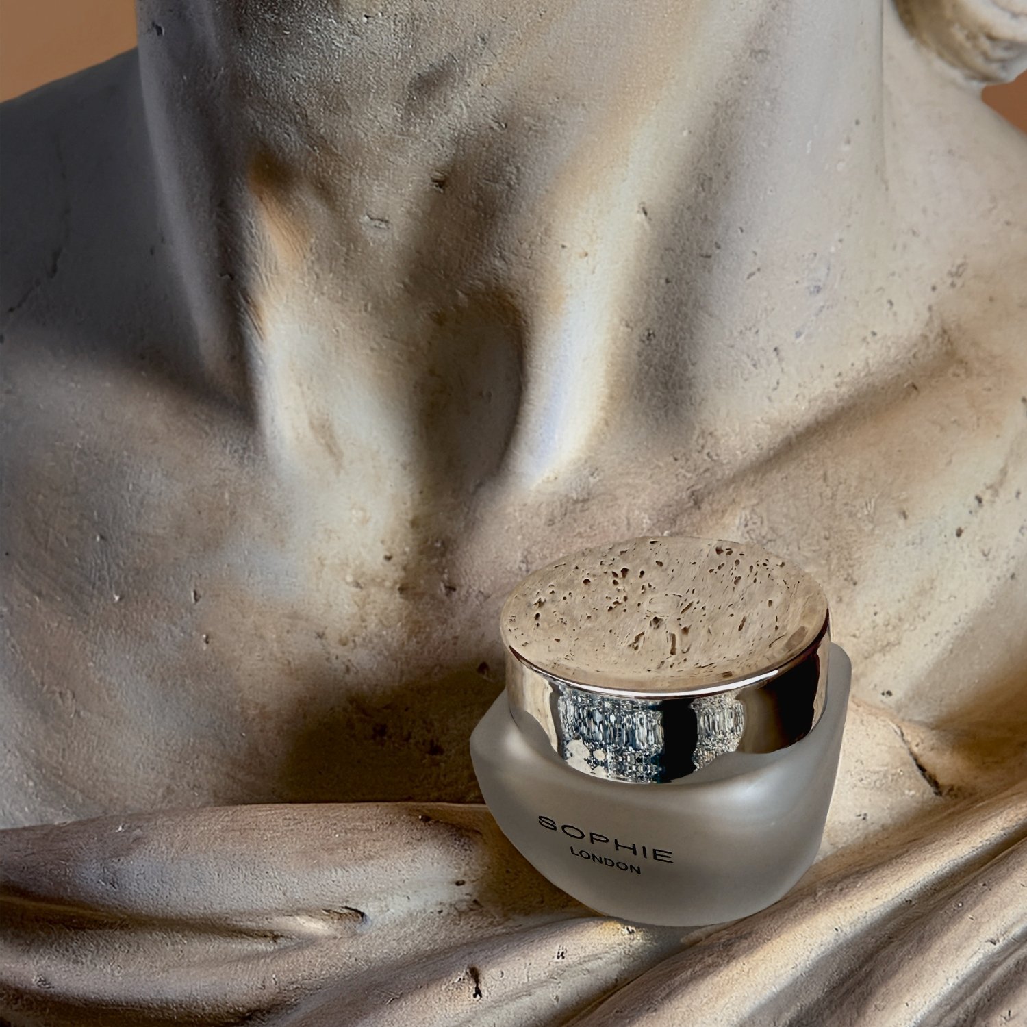 Hyaluronik Asit ve Peptit İçerikli Yoğun Nemlendirici & Kırışıklık Karşıtı Anti-Aging Krem 50 ML