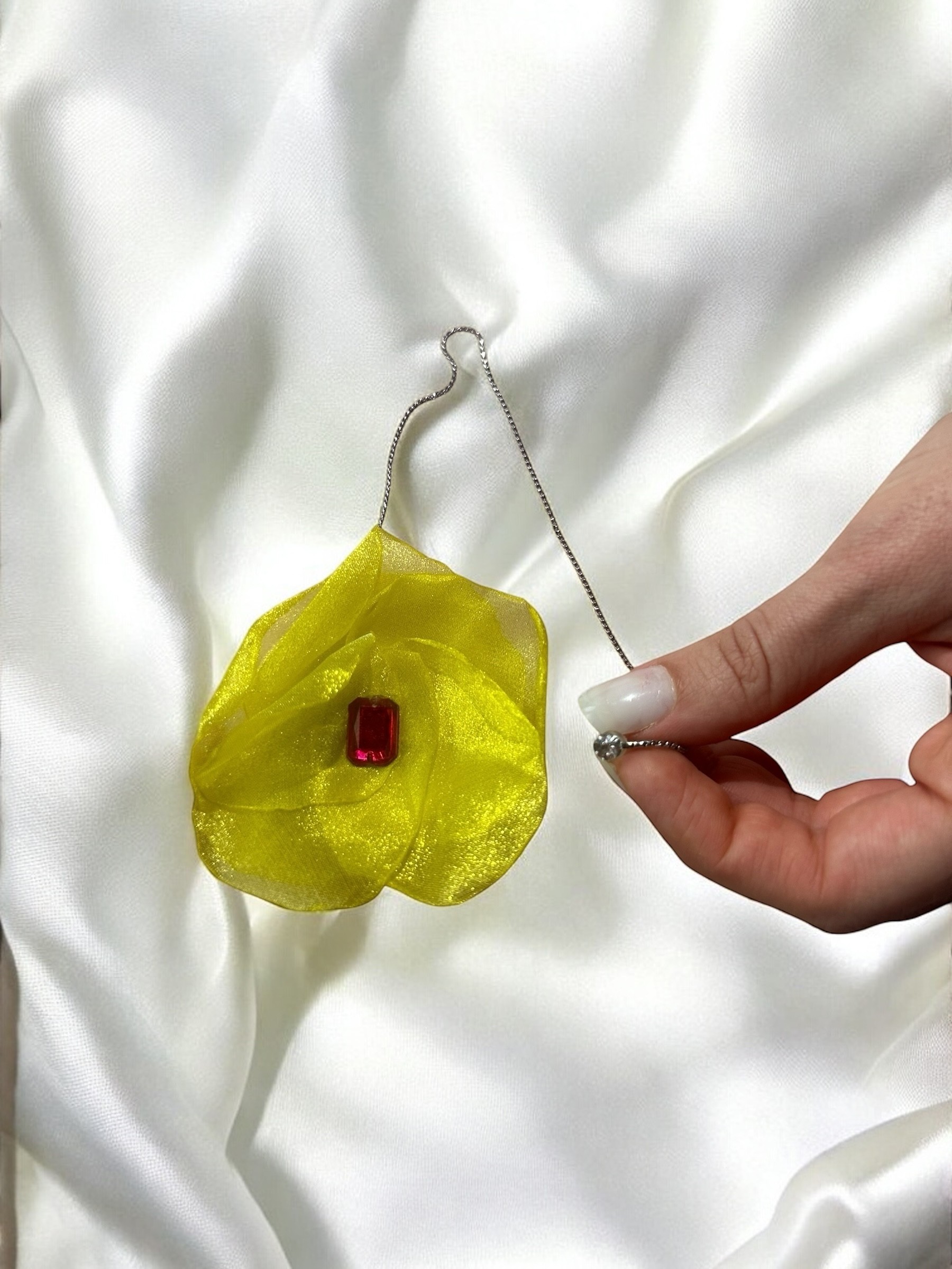 GM442 sarı çiçek tasarım küpe