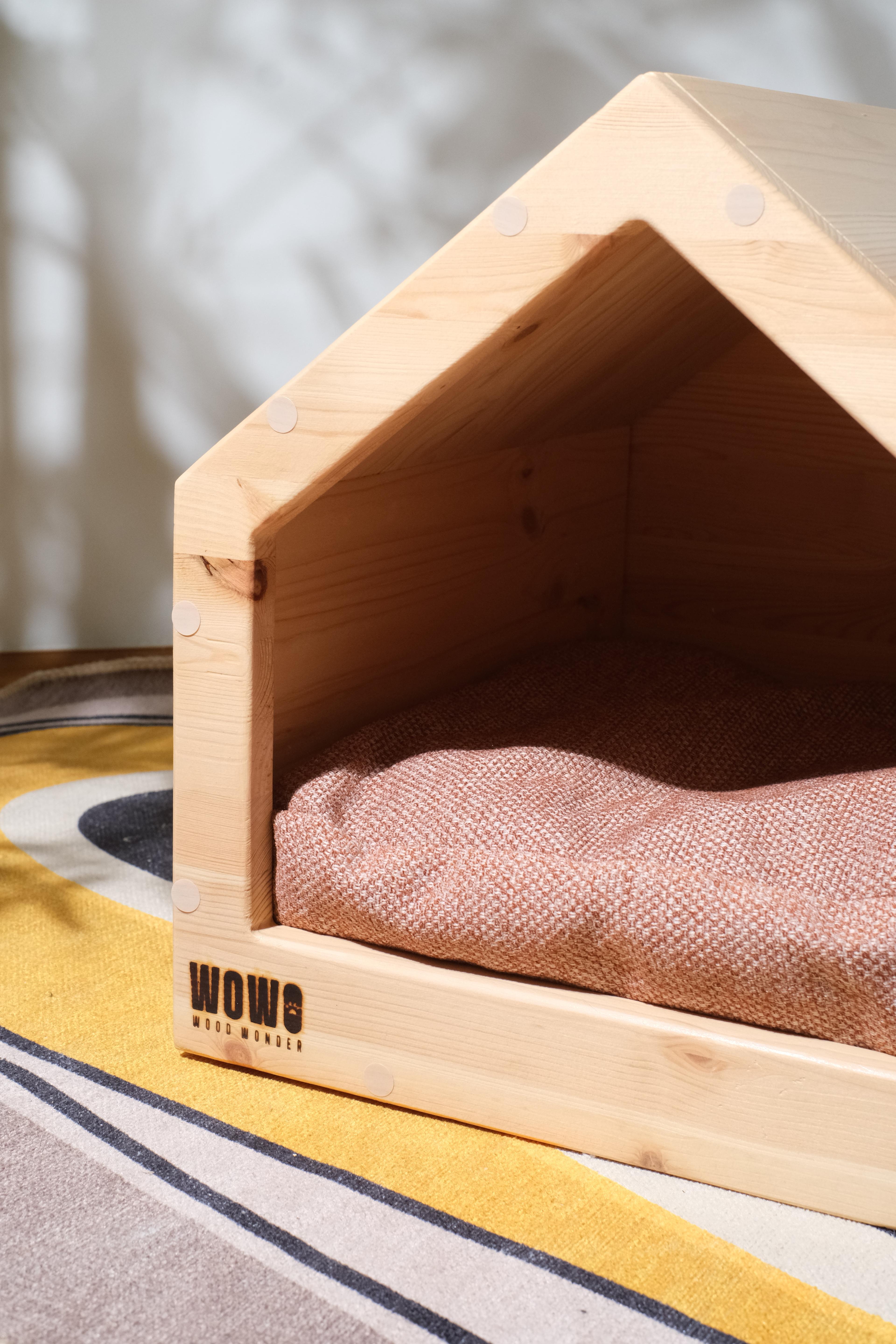 ARBİNA Ahşap Kedi Evi – Doğal, Kapalı ve Konforlu Tasarım
