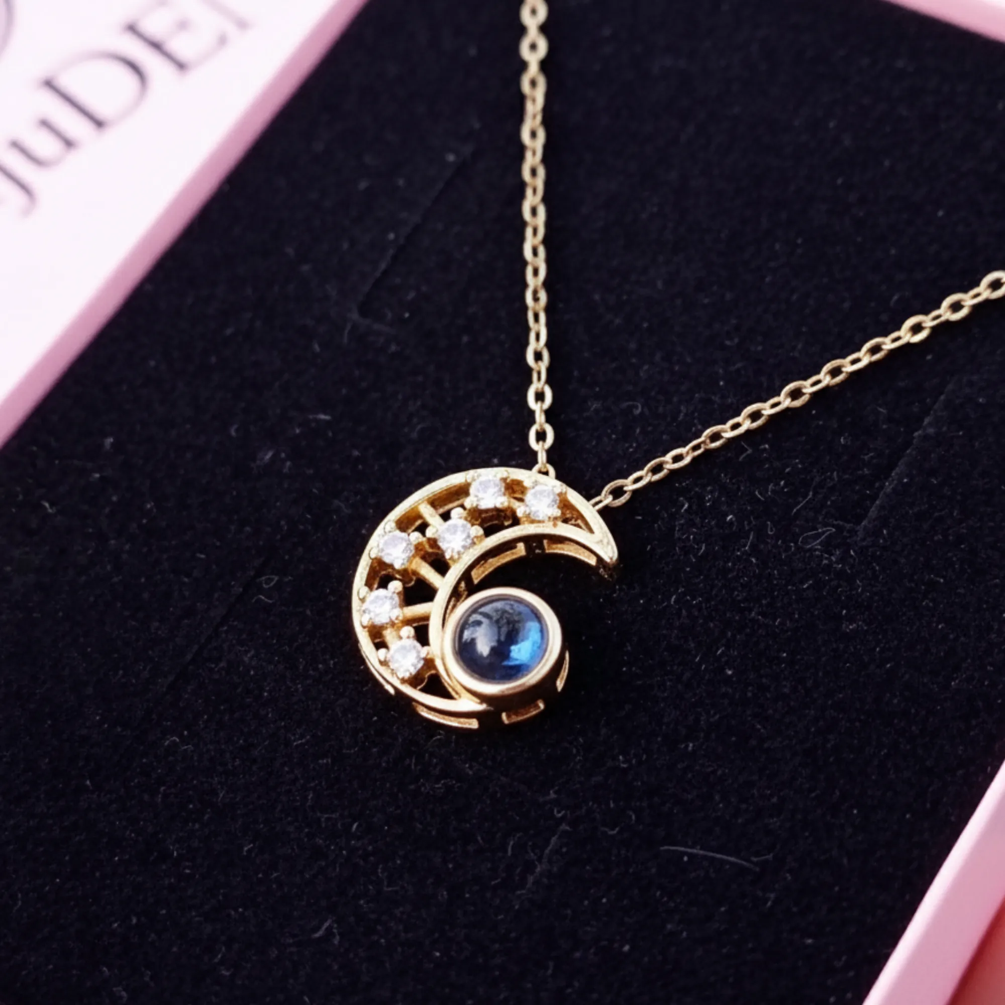 Ay ve Yıldız Motifli 100 Dilde Seni Seviyorum Projeksiyon Kolye - Zirkon Taşlı 316L Çelik GOLD