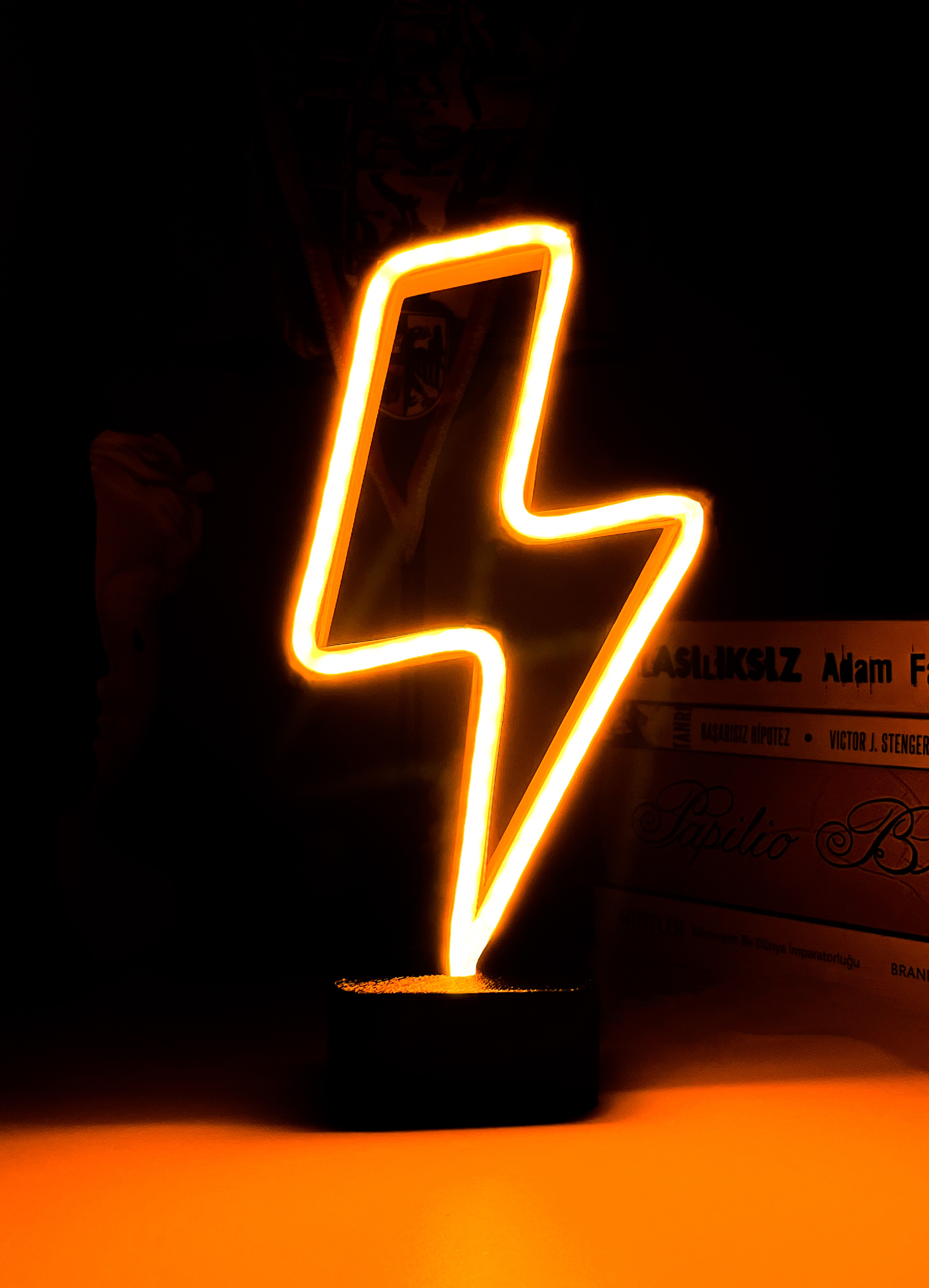 Hediyelik Eşya Yıldırım Şimşek Şekil Hediye Neon Masa Lambası Led Lamba Gece Lambası