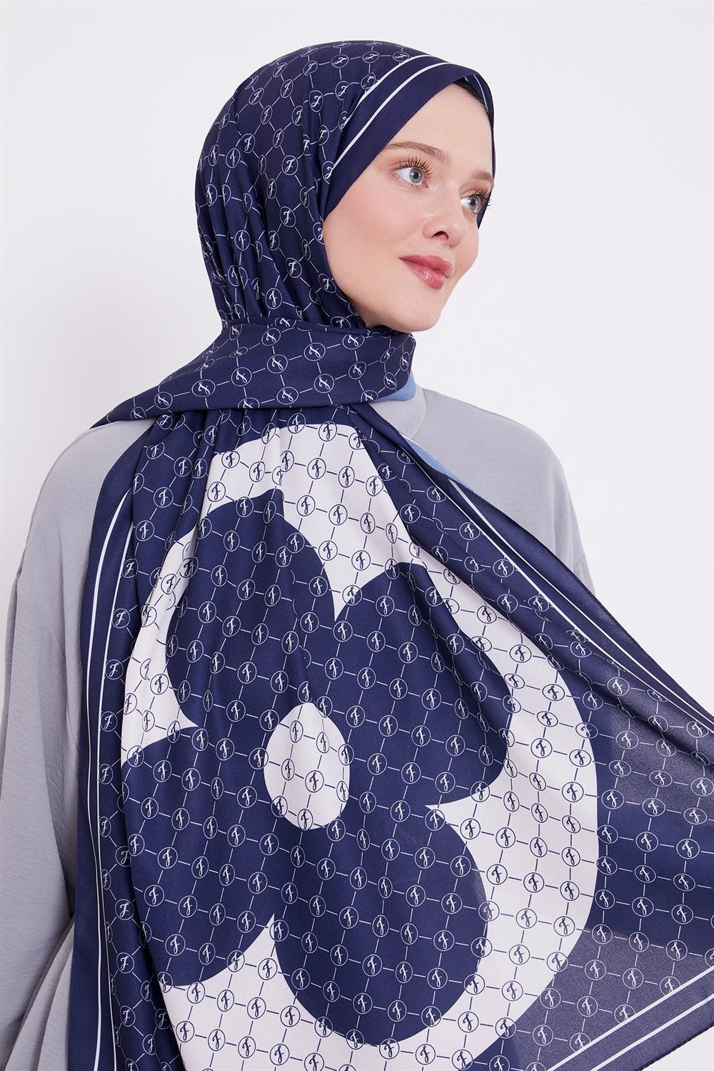 LevidorNavy Blue L Pattern Love Shawl