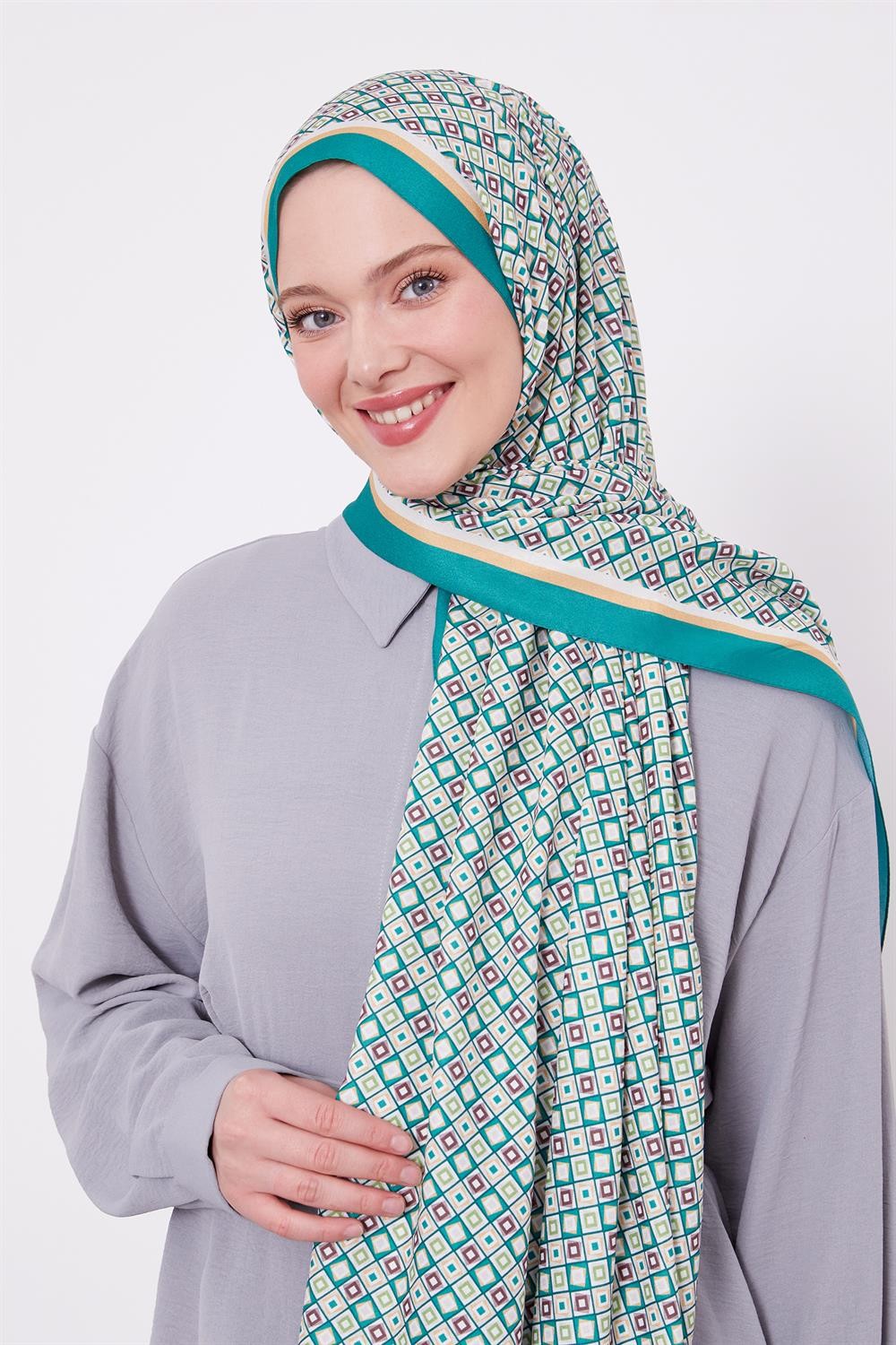 LevidorBenetton Cube Pattern Love Shawl