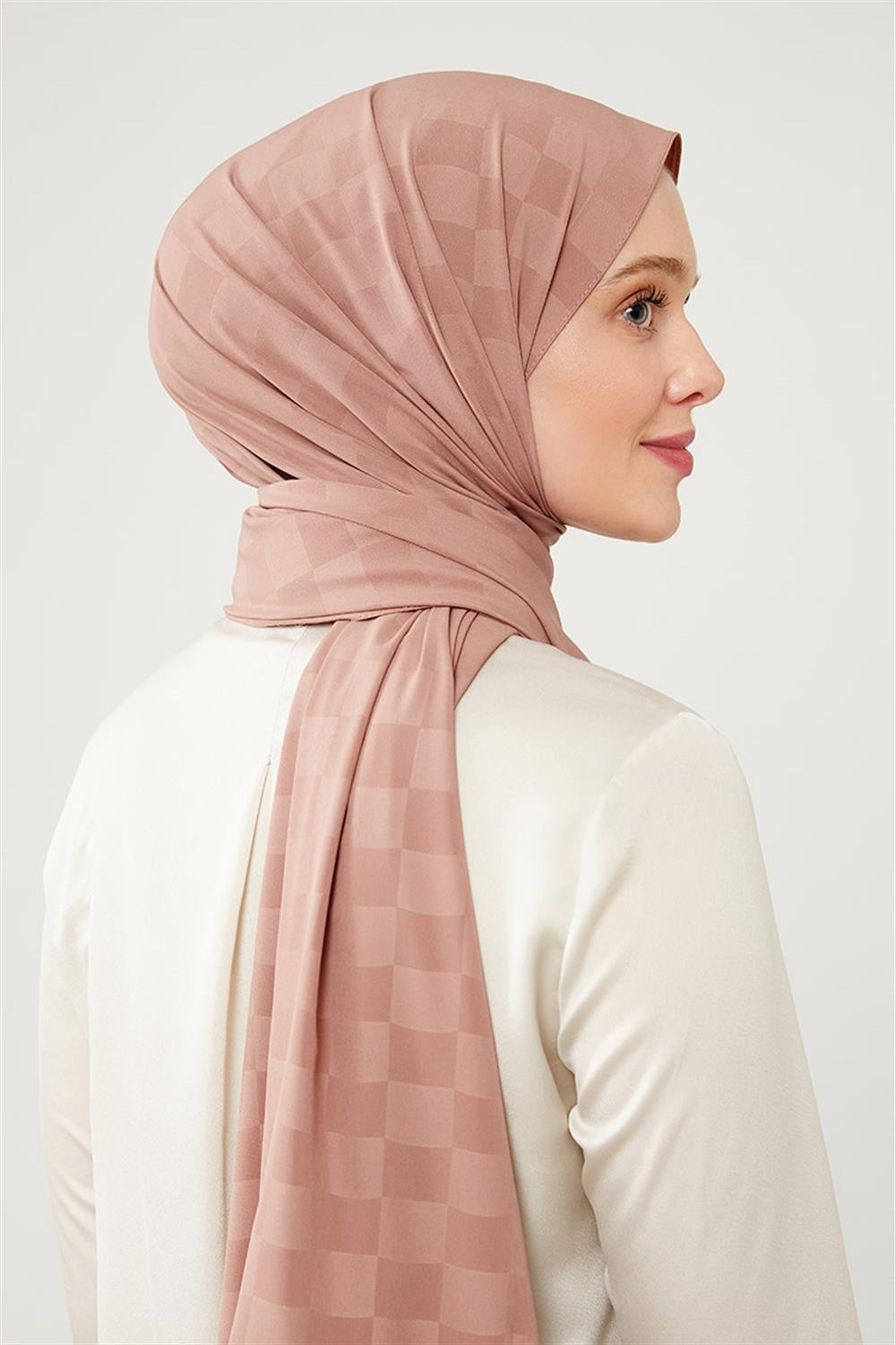 Levidor Checkerboard Pattern Jacquard Elegance Shawl