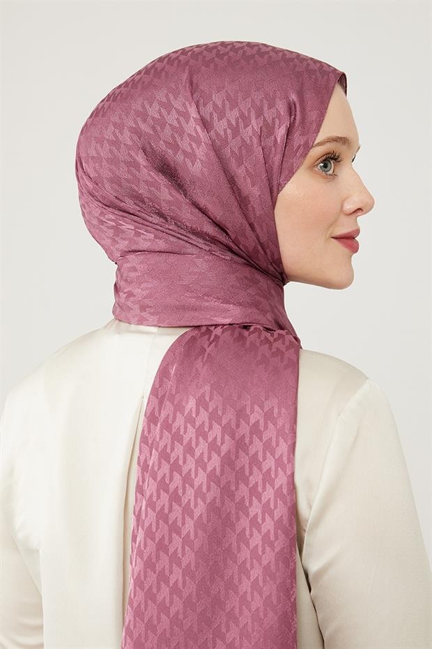 LevidorLilac Houndstooth Patterned Jacquard Shawl