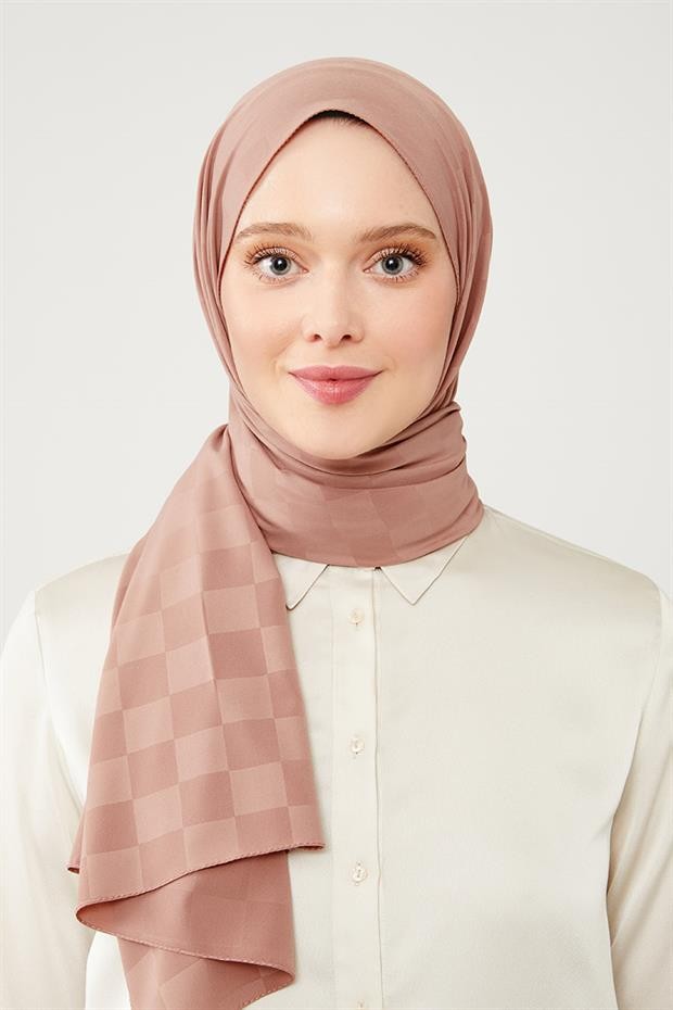 Levidor Checkerboard Pattern Jacquard Elegance Shawl