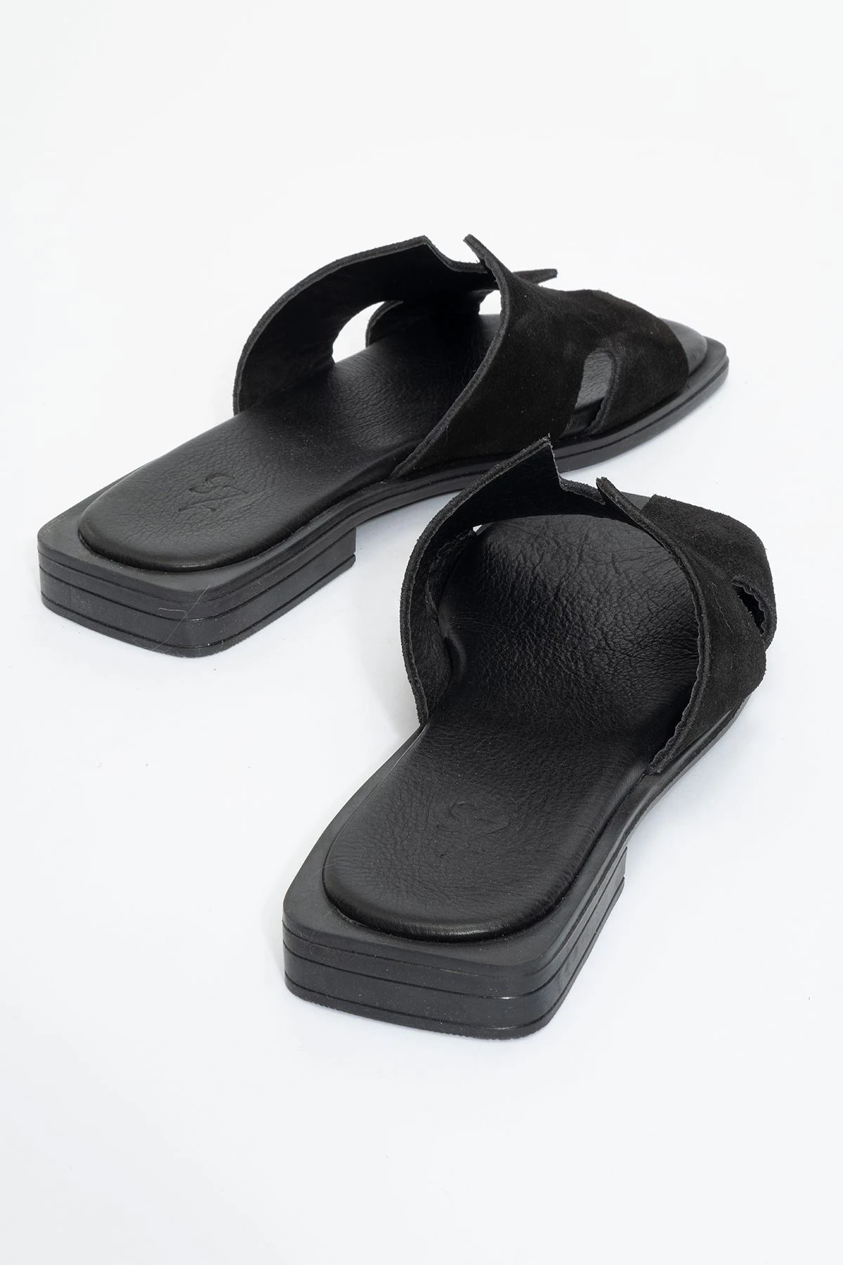 Kalven Kadın Deri Terlik Siyah Süet