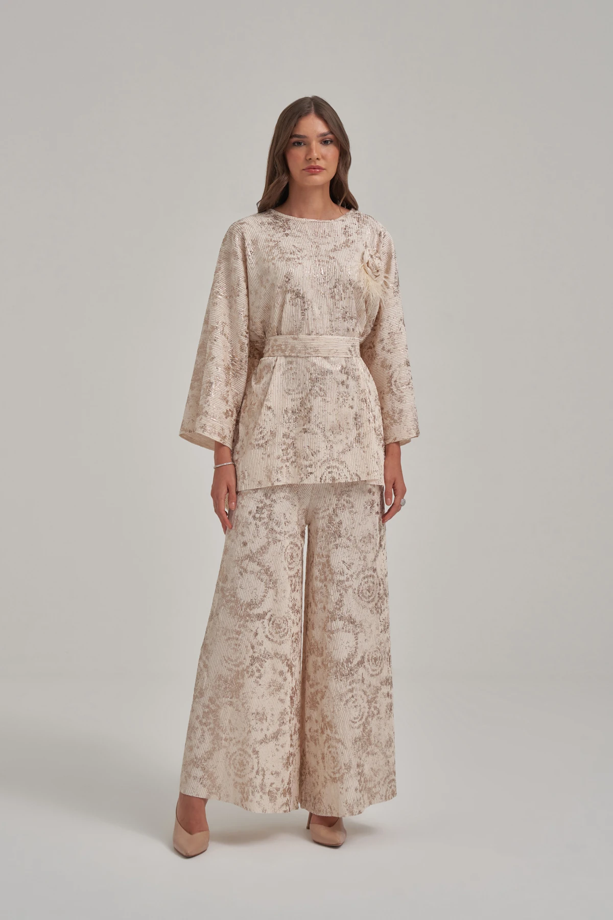 Gold Desenli Belden Kuşaklı Bej Takım