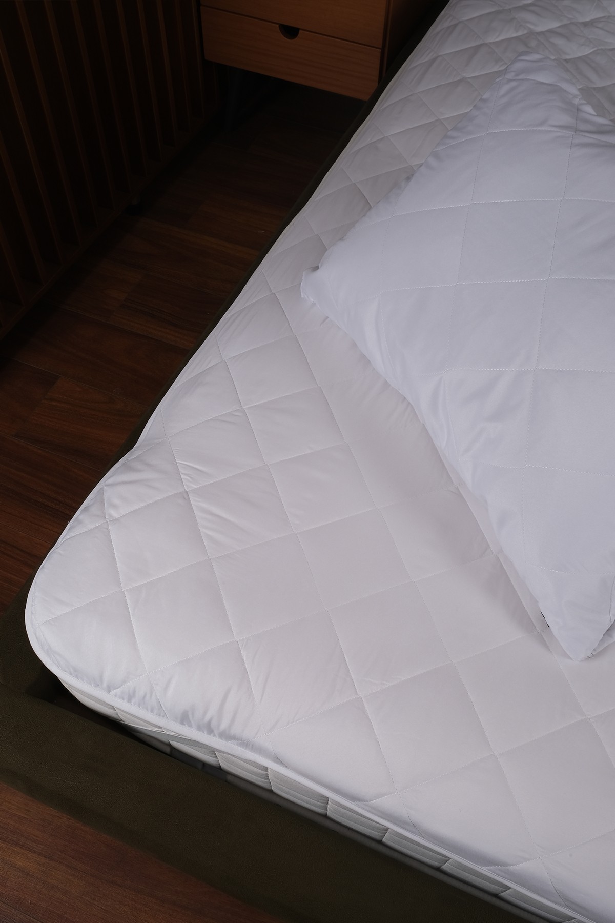 Lawon Quito Series Single Bed Quilted Waterproof Mattress Protector Sheet 100*200cm