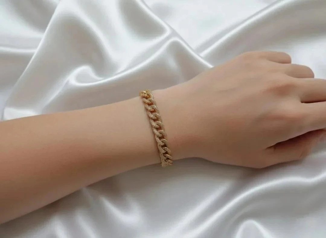 24 AYAR ALTIN KAPLAMA ÇELİK BİLEKLİK 