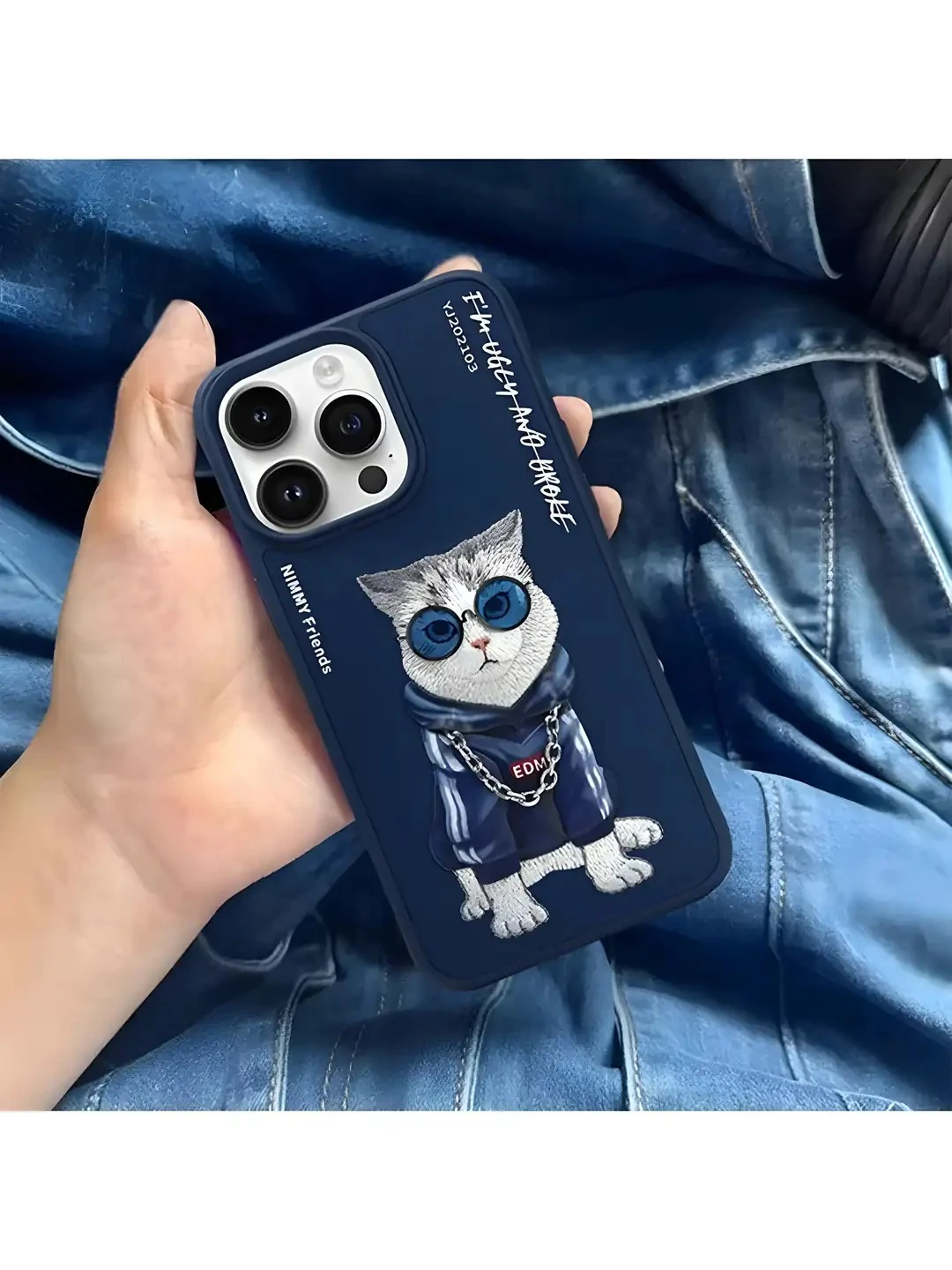 Nimmy iPhone 15 Pro Uyumlu 3D Gözlük Fermuar Kedi Detaylı Nakış İşlemeli Kabartmalı Cool Cute Kılıf