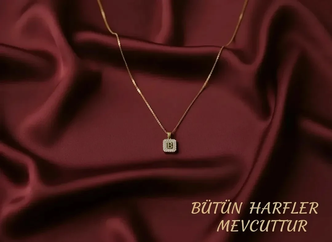 Zirkon Çerçeveli Kare Harf Kolye Altın Rengi İsim Baş Harfi (Bütün Harfleri Mevcuttur)