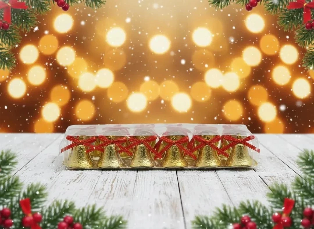 12'li Lüks Altın Rengi Yılbaşı Çanları Süsü Seti (Kırmızı Kurdeleli)