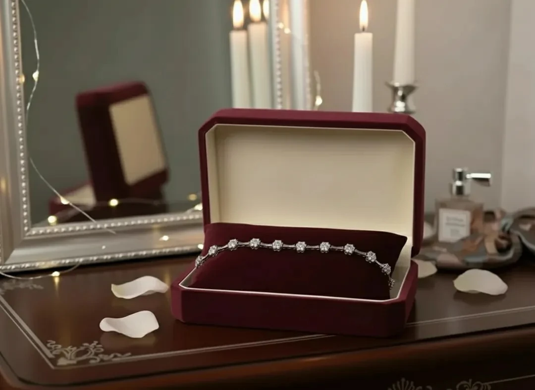 Gümüş Rengi Zarif Sıralı Çiçekli Bileklik Özel Gün Takısı