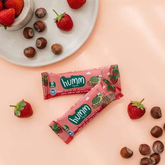 Humm Organik Vegan Çilekli ve Fındıklı Yulaf Bar - 27g
