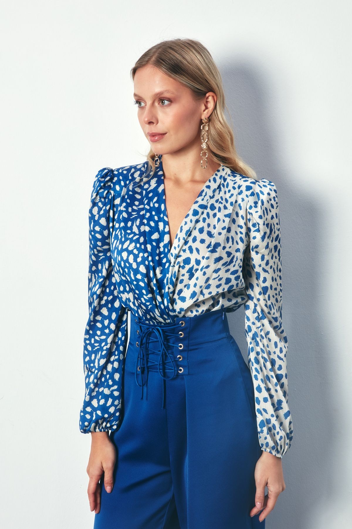 Kruvaze Desenli Bodysuit - EKRU-LACİVERT