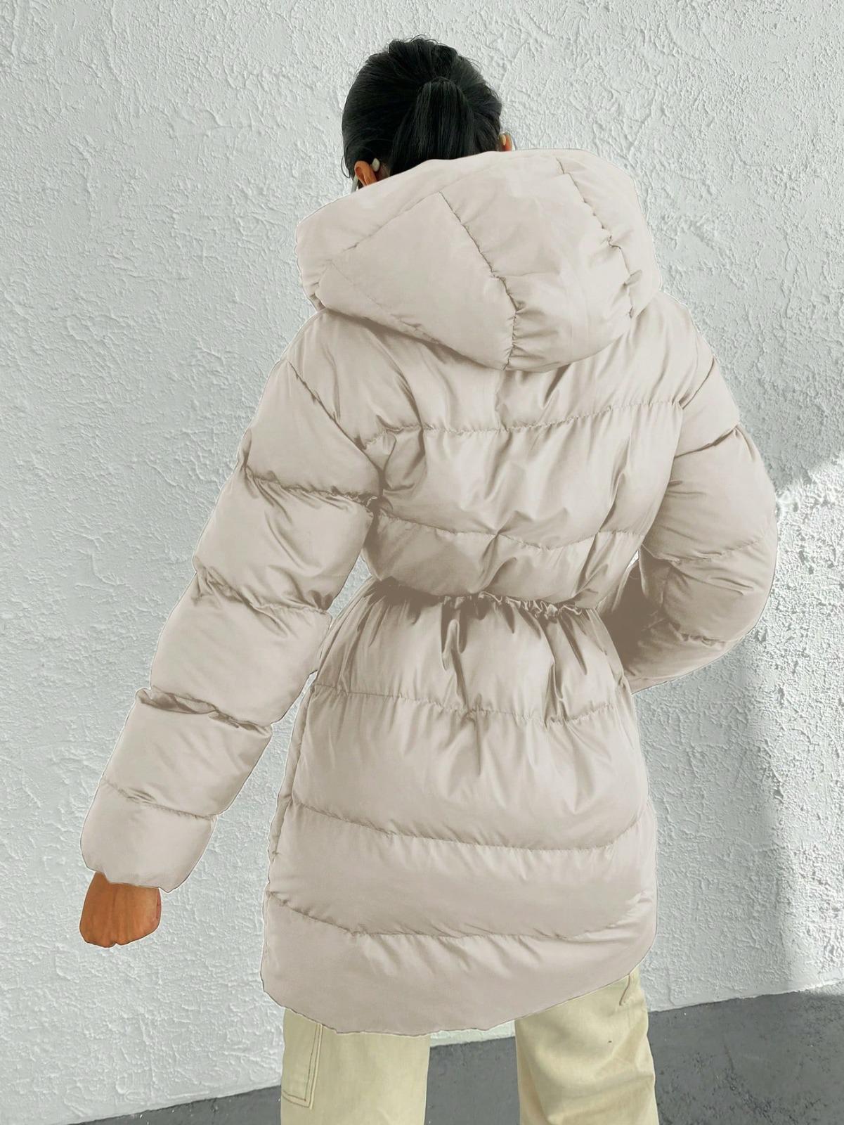 Beli Bağcık Detay Kapüşonlu Şişme Mont