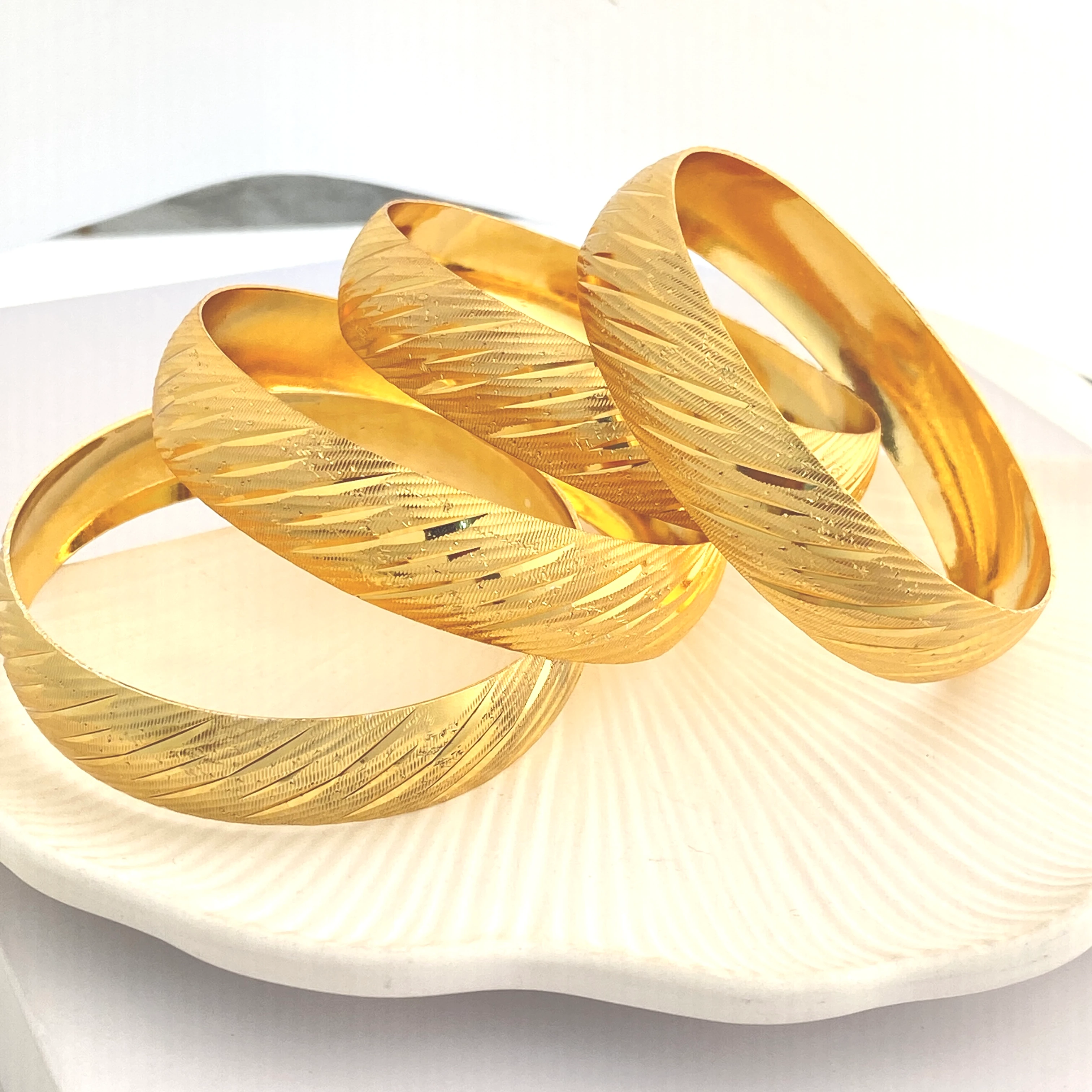 22 Ayar Altın Kaplama Bilezik Yatay Çizgi Kadın İmitasyon Bilezik 1.5cm (1 Adet)