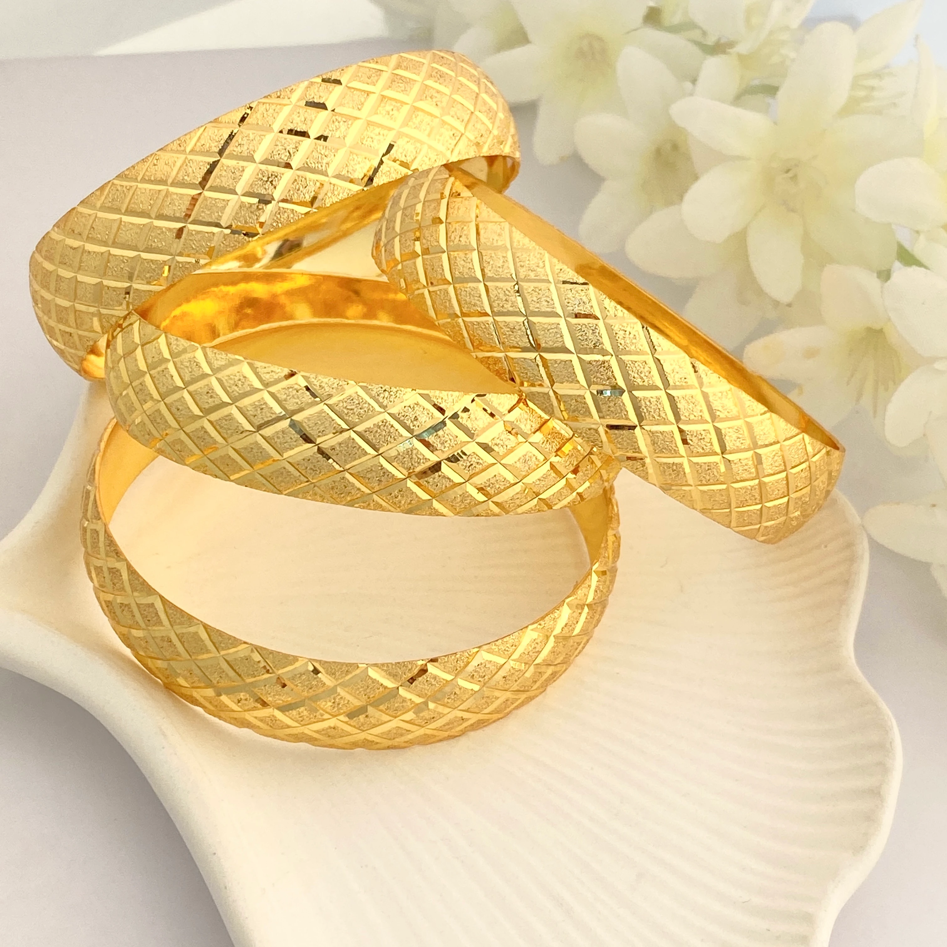 22 Ayar Altın Kaplama Bilezik Baklava Desen Kadın İmitasyon Bilezik 1.5cm (1 Adet)