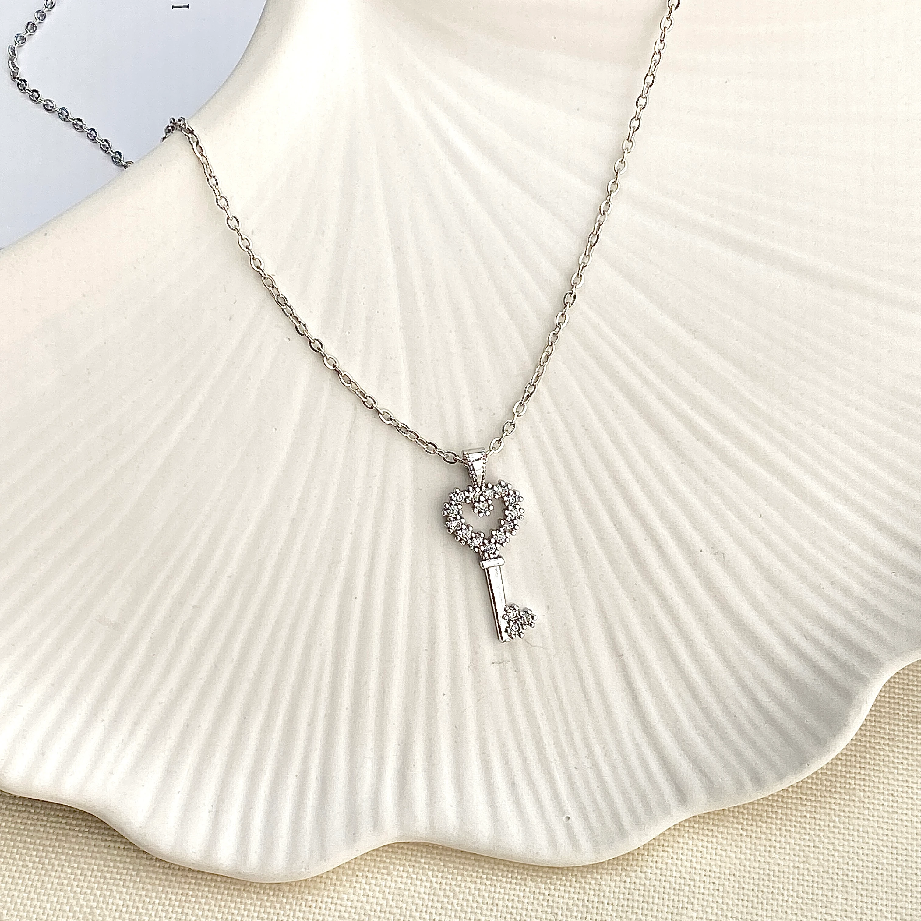 Anahtar Kolye Zirkon Taşlı Kalp Anahtar Kolye 45 cm