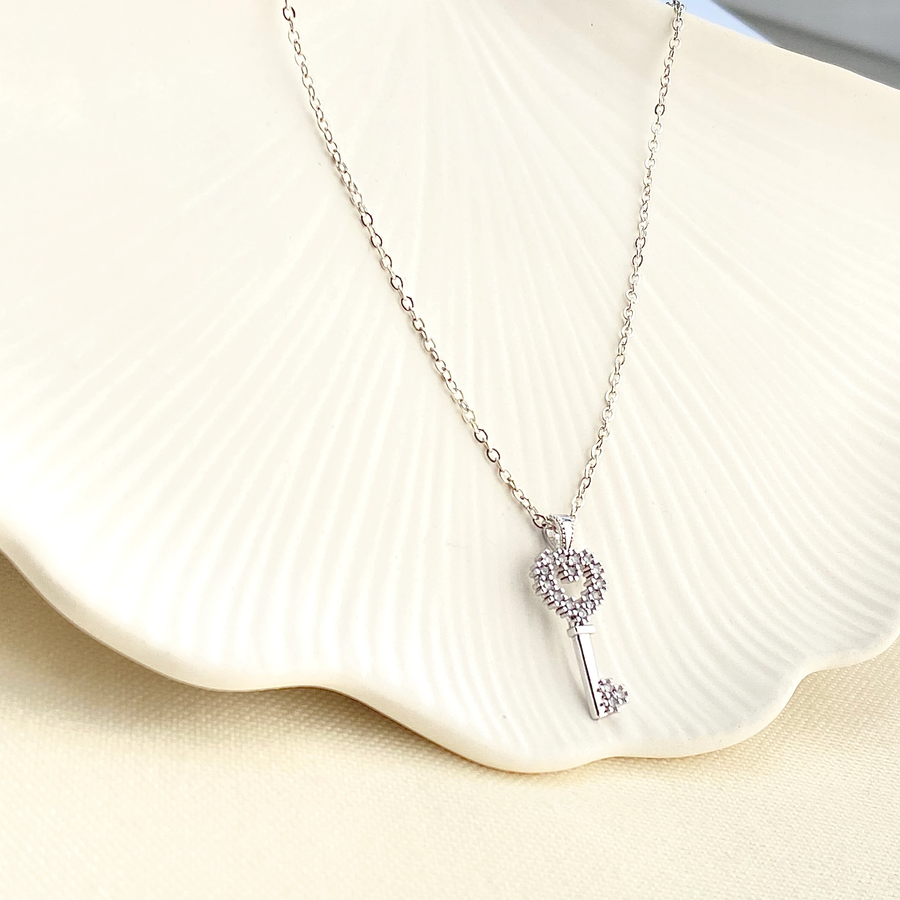 Anahtar Kolye Zirkon Taşlı Kalp Anahtar Kolye 45 cm