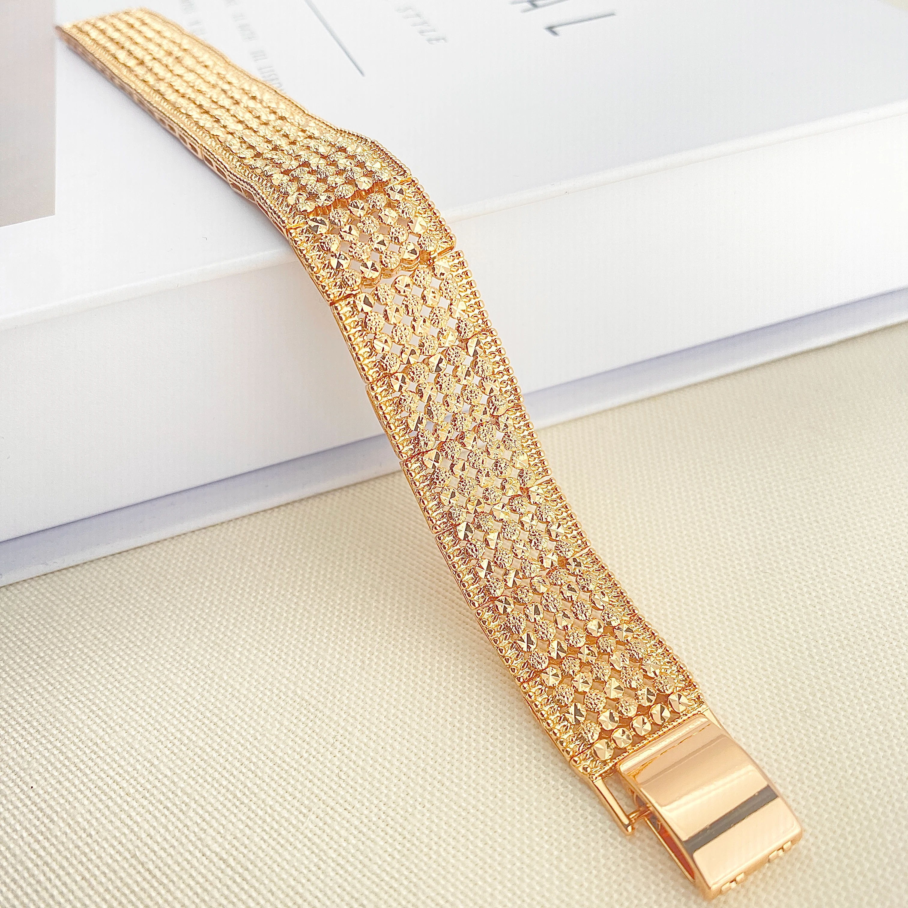 Kadın Bileklik Kalın Hasır Hint İşi Bileklik Çelik Kararmaz Xuping Vip Seri Rose