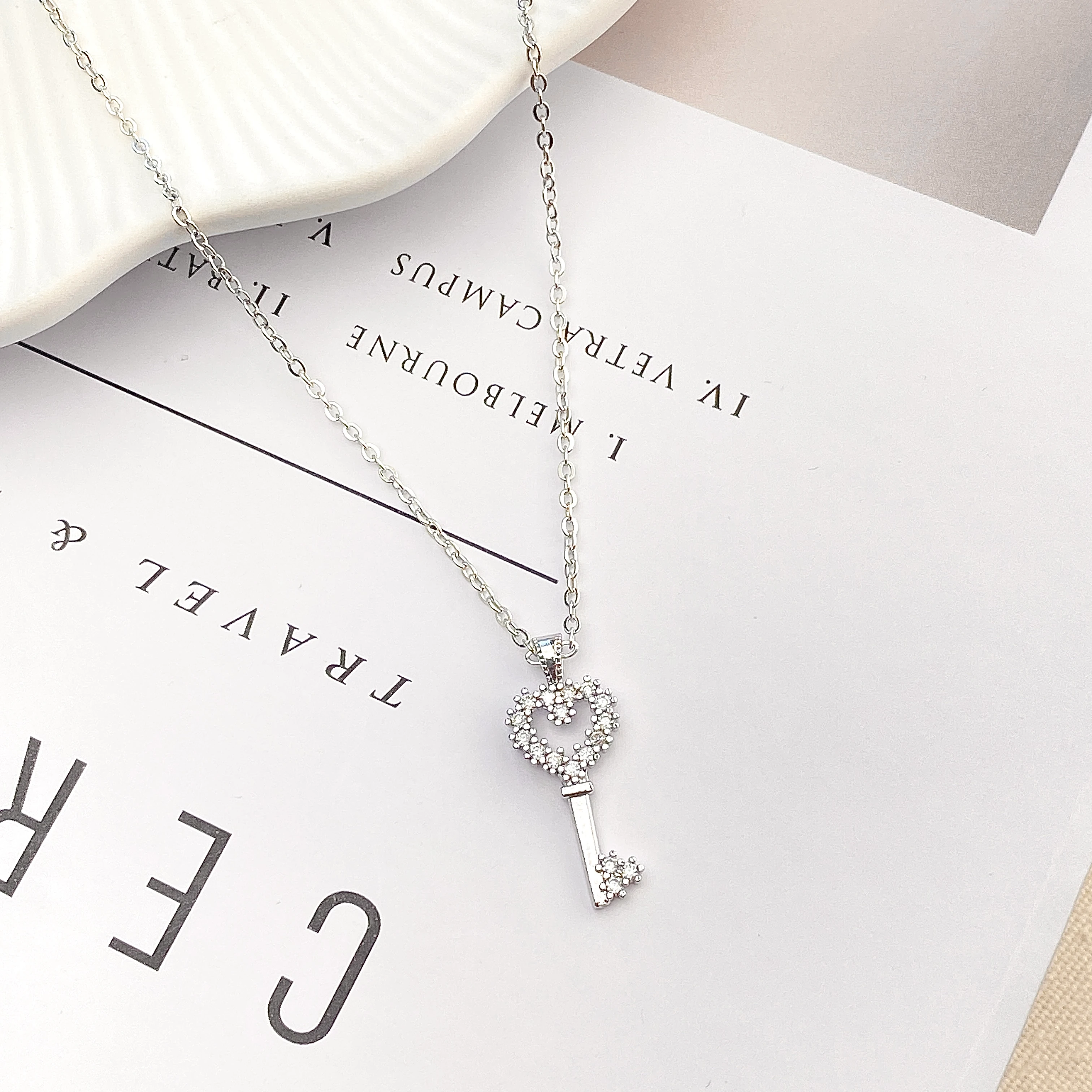 Anahtar Kolye Zirkon Taşlı Kalp Anahtar Kolye 45 cm