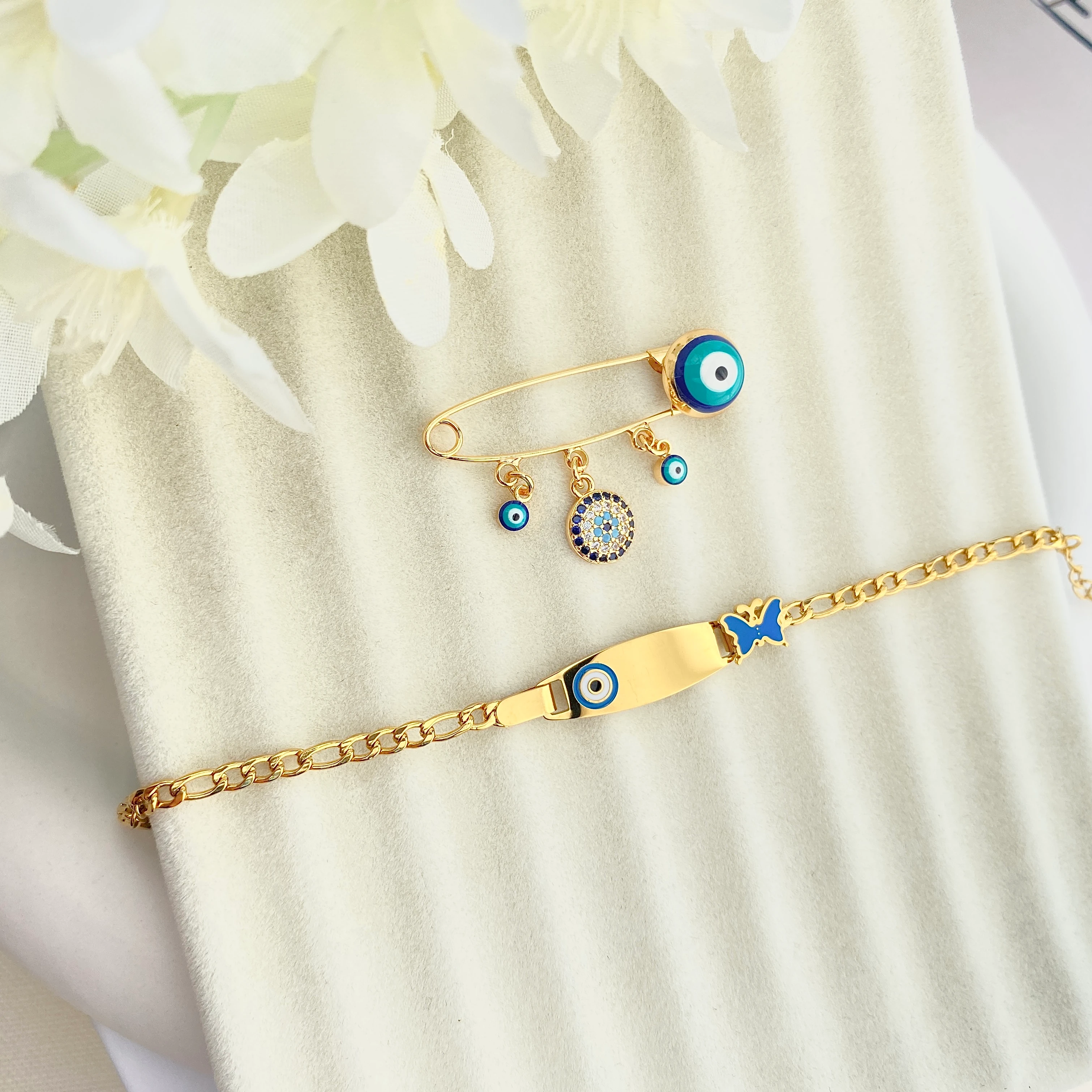 Bebek Hediyelik Bileklik Künye ve Yaka İğnesi Seti Nazar Maşallah Set