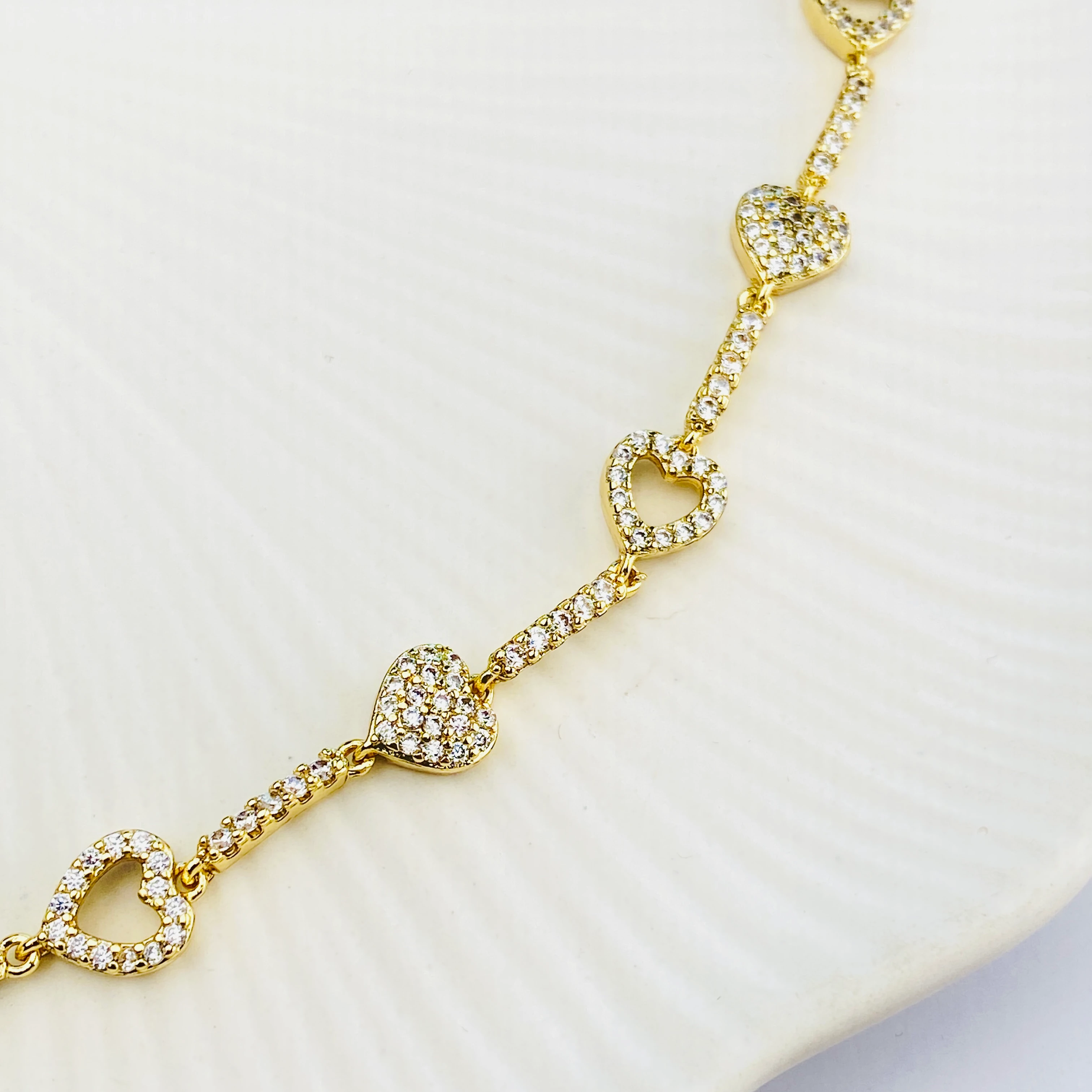 Kalpli Bileklik Suyolu Zirkon Taşlı Kararmuz Xuping Vip Seri 14 Ayar Gold 19cm