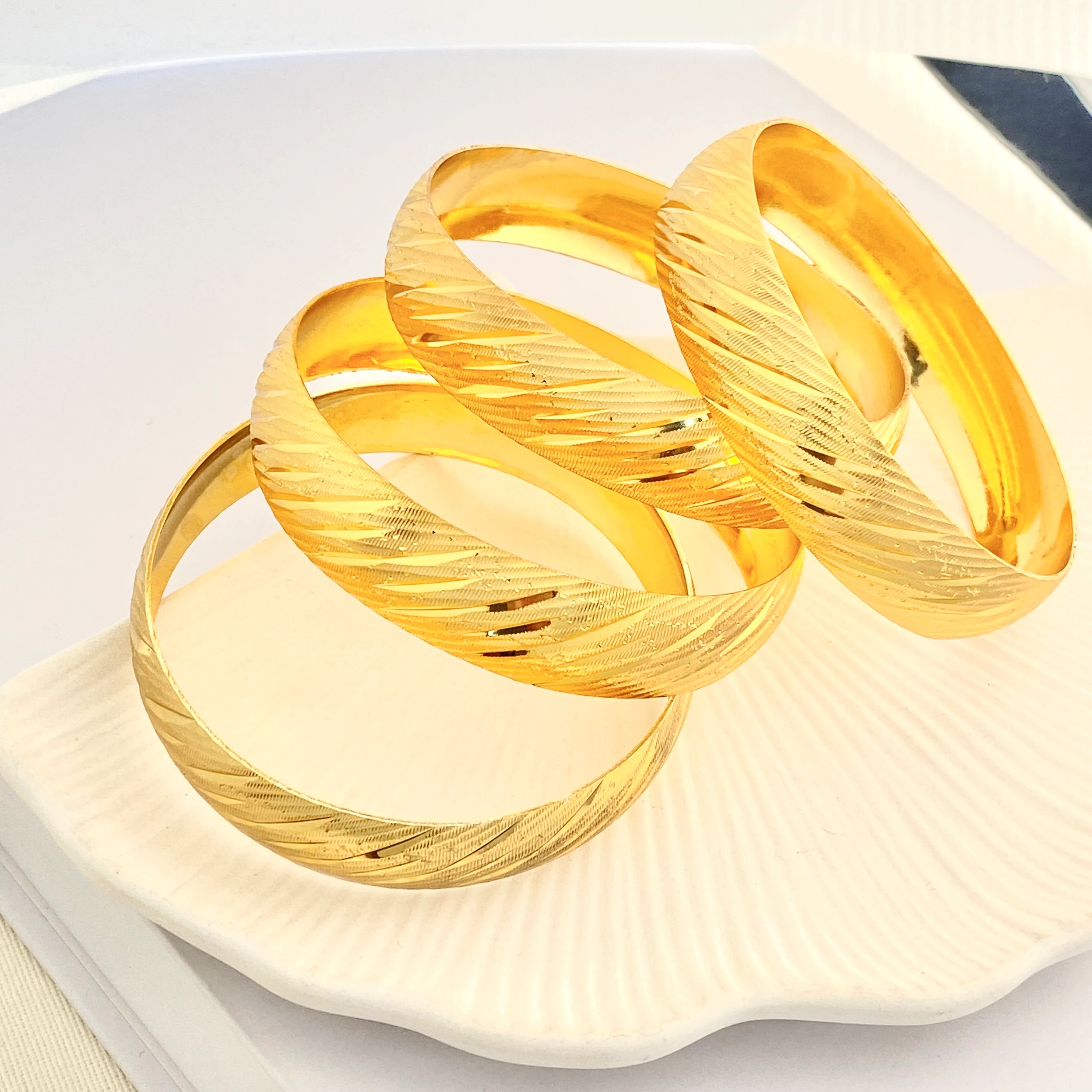 22 Ayar Altın Kaplama Bilezik Yatay Çizgi Kadın İmitasyon Bilezik 1.5cm (1 Adet)