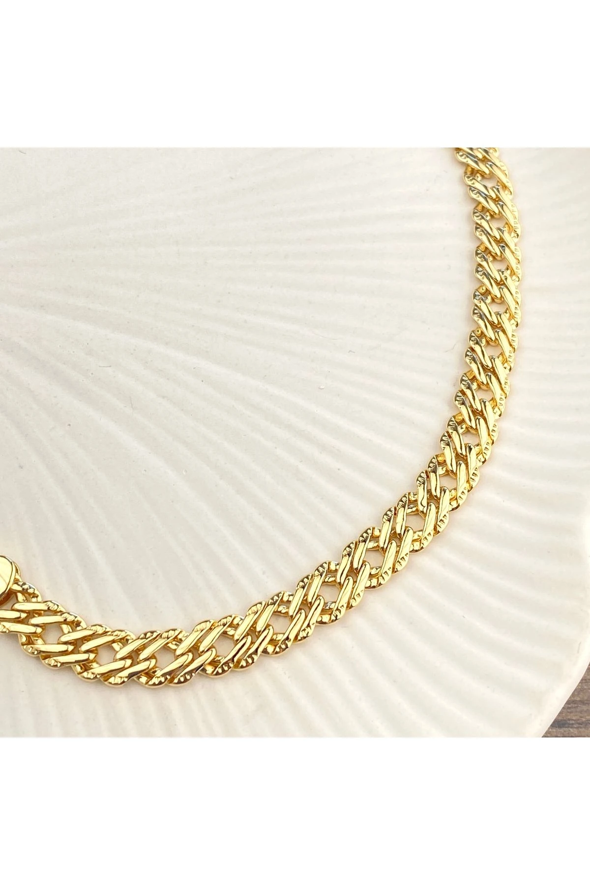 Kadın Zincir Bileklik Vintage Künye Kararmaz Xuping Vip Seri 14 Ayar Gold